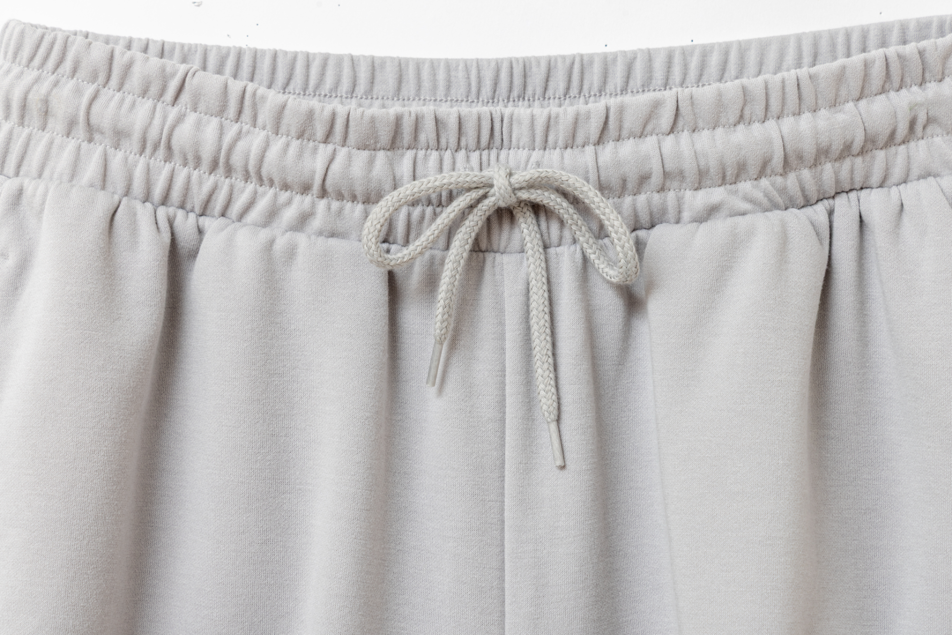 Recoverypro Lab. ハローキティ（長袖・ロングパンツ 上下セット）は、宝島社発ビューティーブランド「ブリルミー」とのコラボ