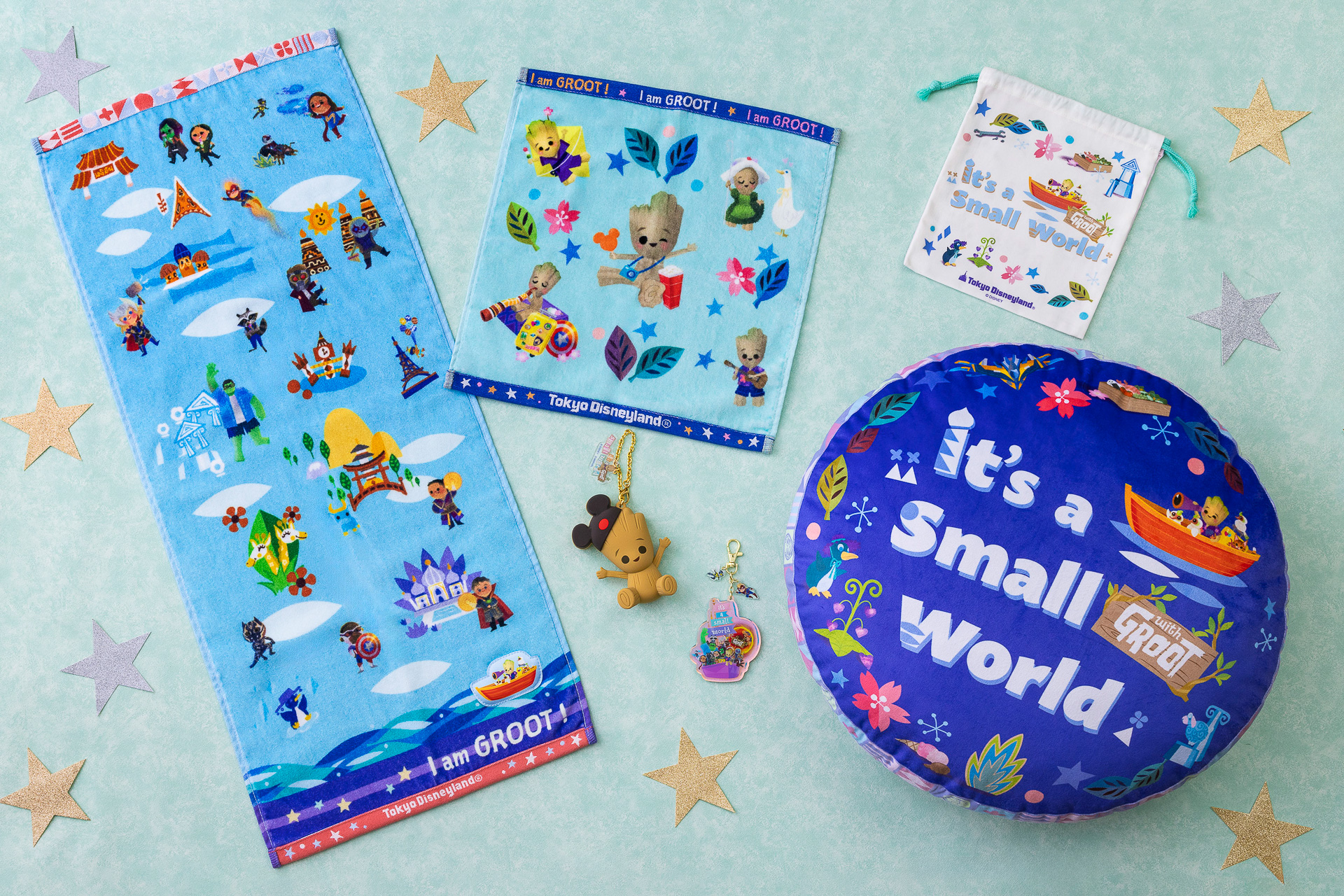 フィギュアやクッションなど、自宅で楽しめるアイテムも