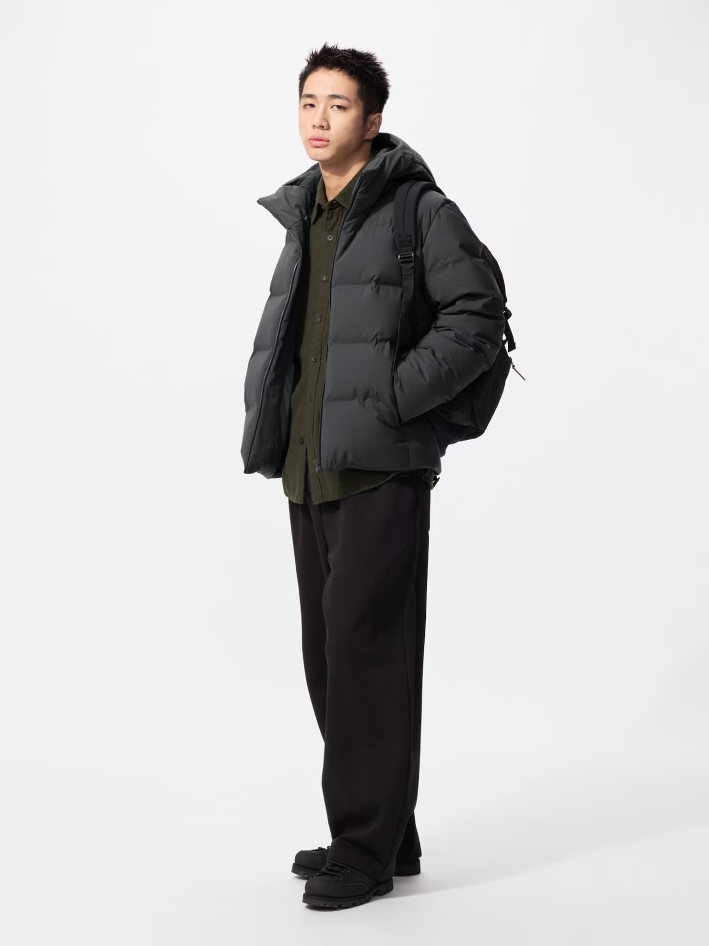 メンズ「シームレスダウンパーカ」感謝価格1万2900円