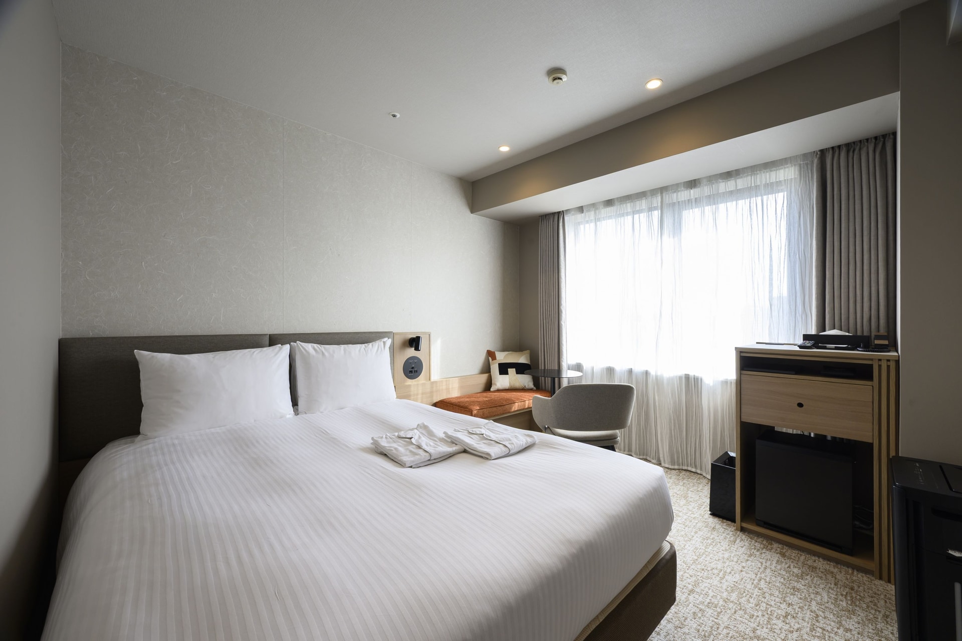 プレシャスモデレート/モデレート