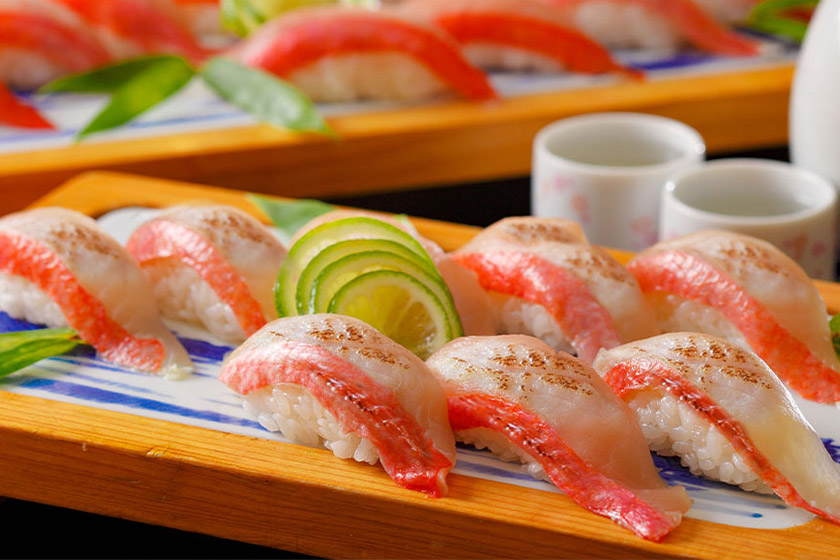 伊豆グルメの金目鯛の炙り寿司