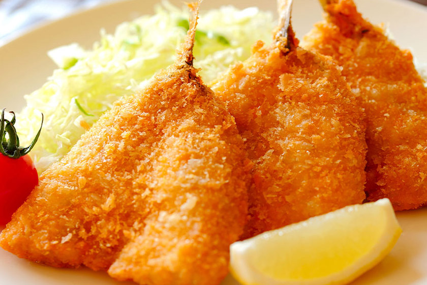 自家製アジフライも名物メニュー