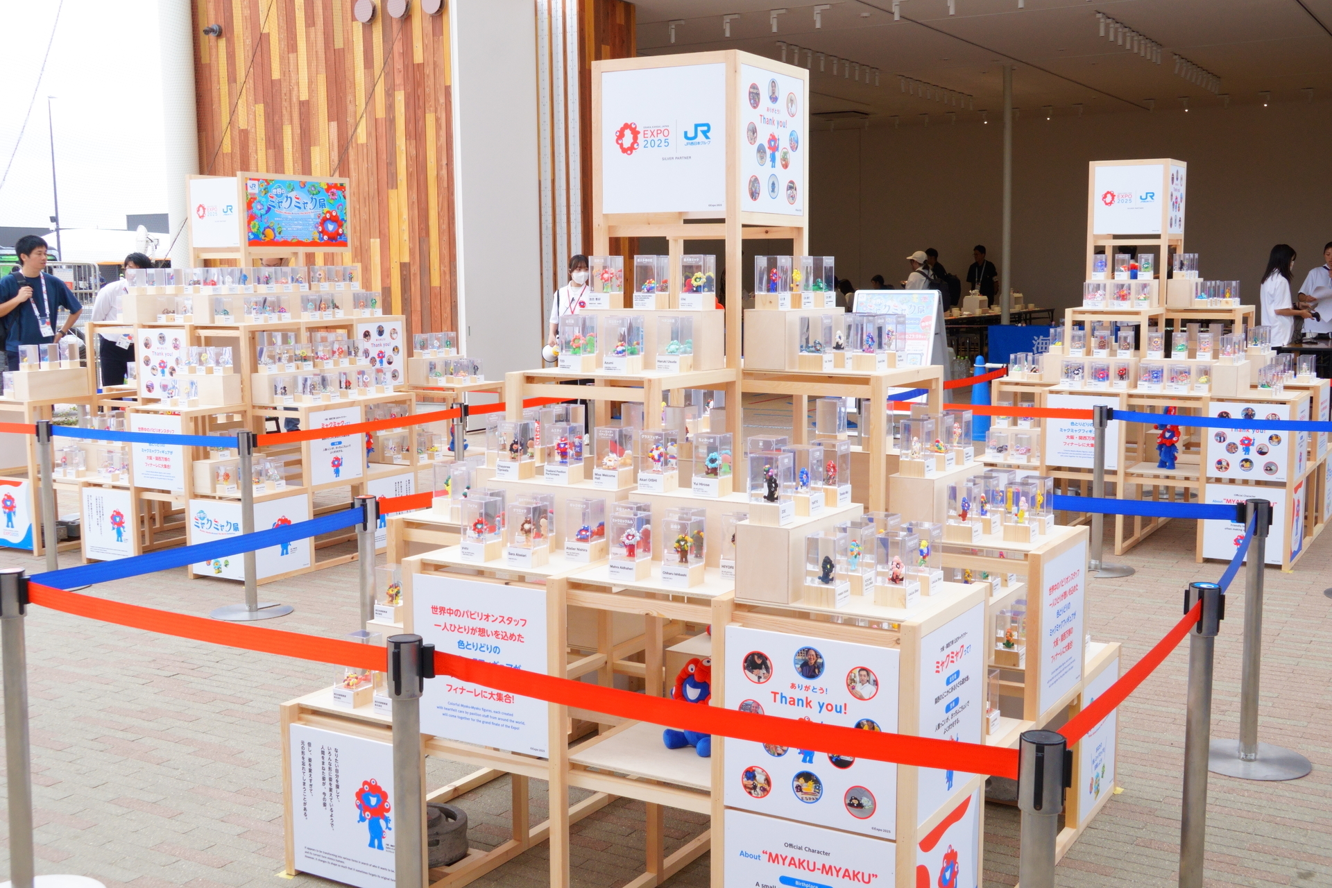 前回の開催時は約400体が展示された