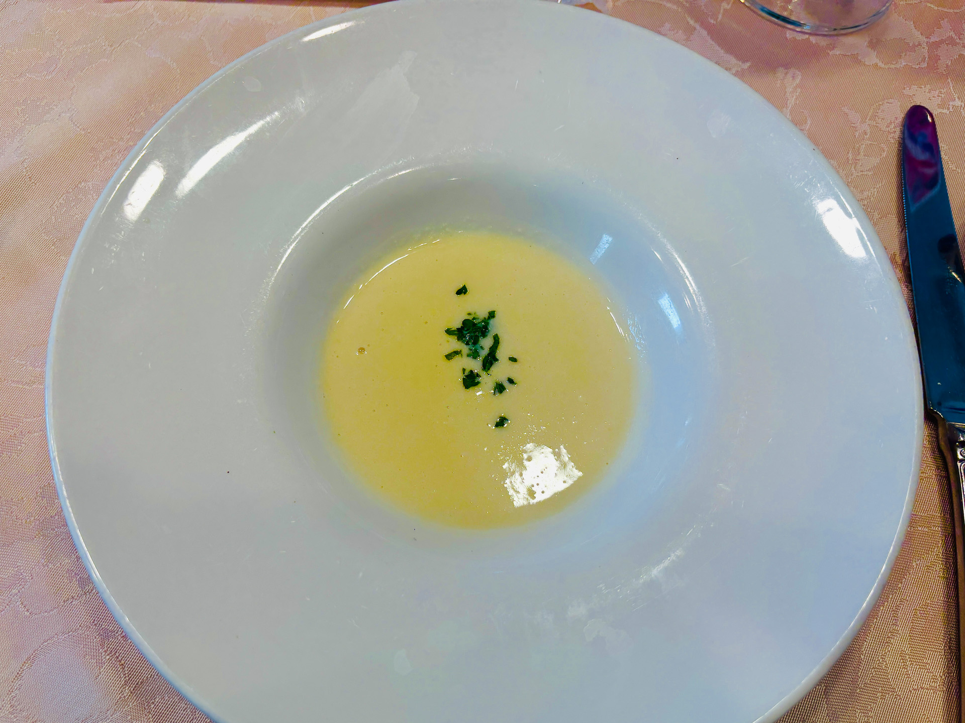 淡路島直送の玉ねぎのポタージュスープ