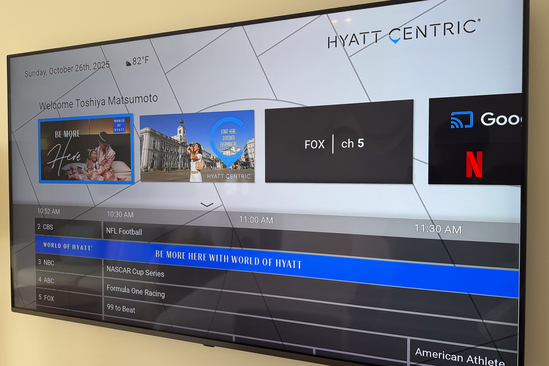 Chromecastに対応するスマートテレビ。YouTubeやNetflixを自分のデバイスから接続して再生できる