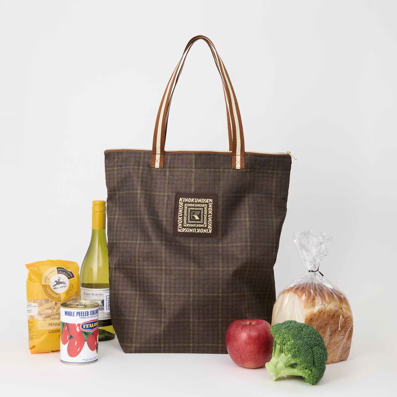 宝島社「オトナミューズ」2月号付録は、紀ノ国屋×レサージュの保冷・保温機能付きバッグ