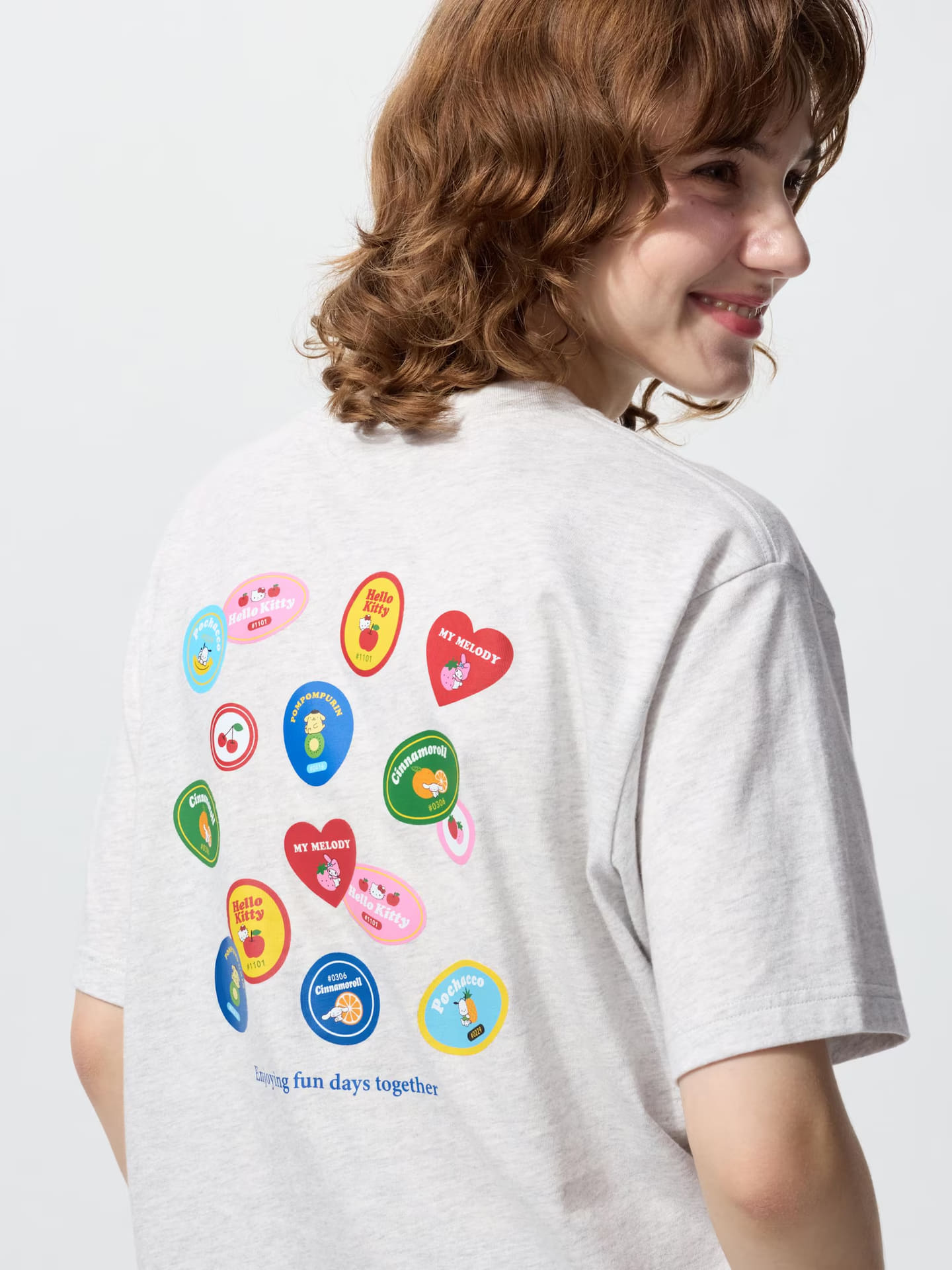 ウィメンズは全5種。集合デザインのほか、ハローキティ、シナモロール、ポチャッコの単体バージョンも