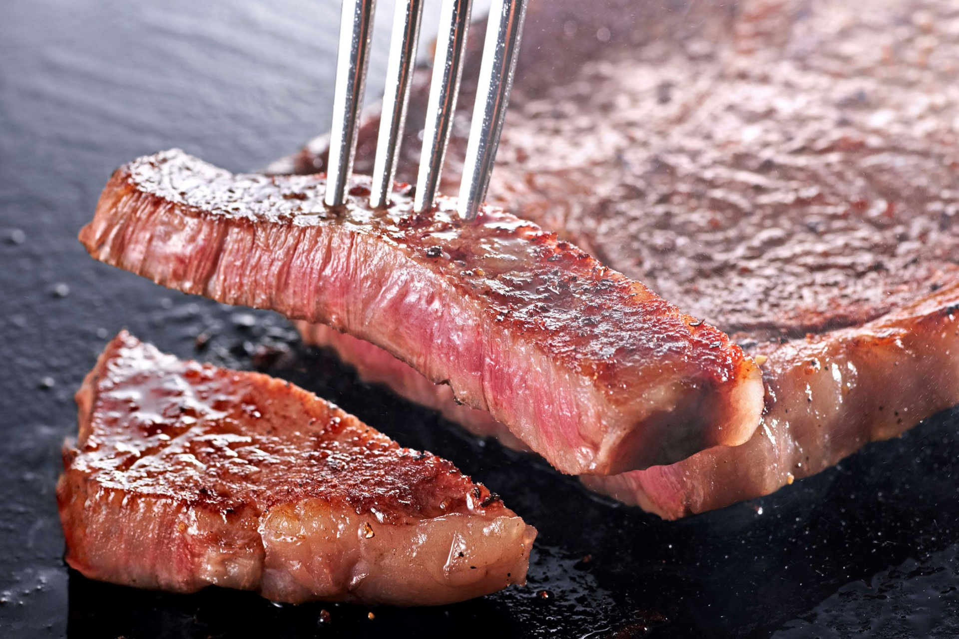 週末のランチバイキングならステーキや人気の具材が追加されたのっけ丼も食べ放題