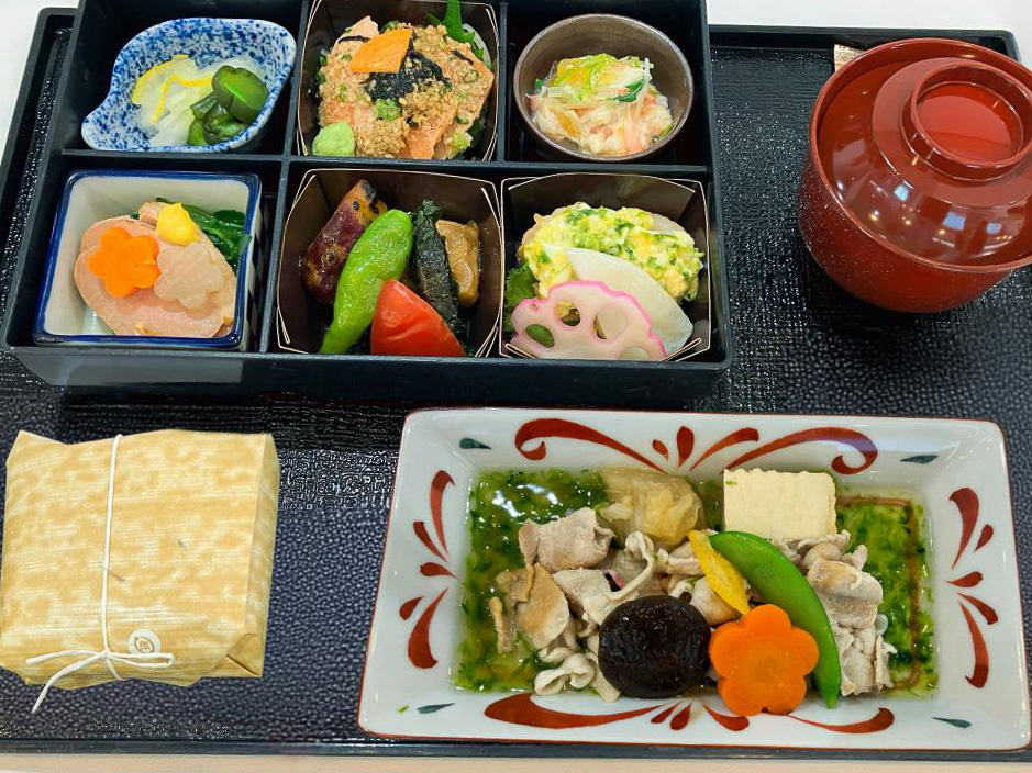 台北行・天津行ビジネスクラスの和食
