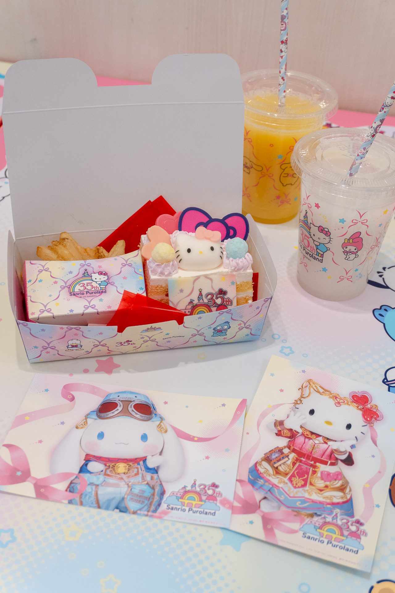 ポストカードは2種類からランダム1つがもらえる