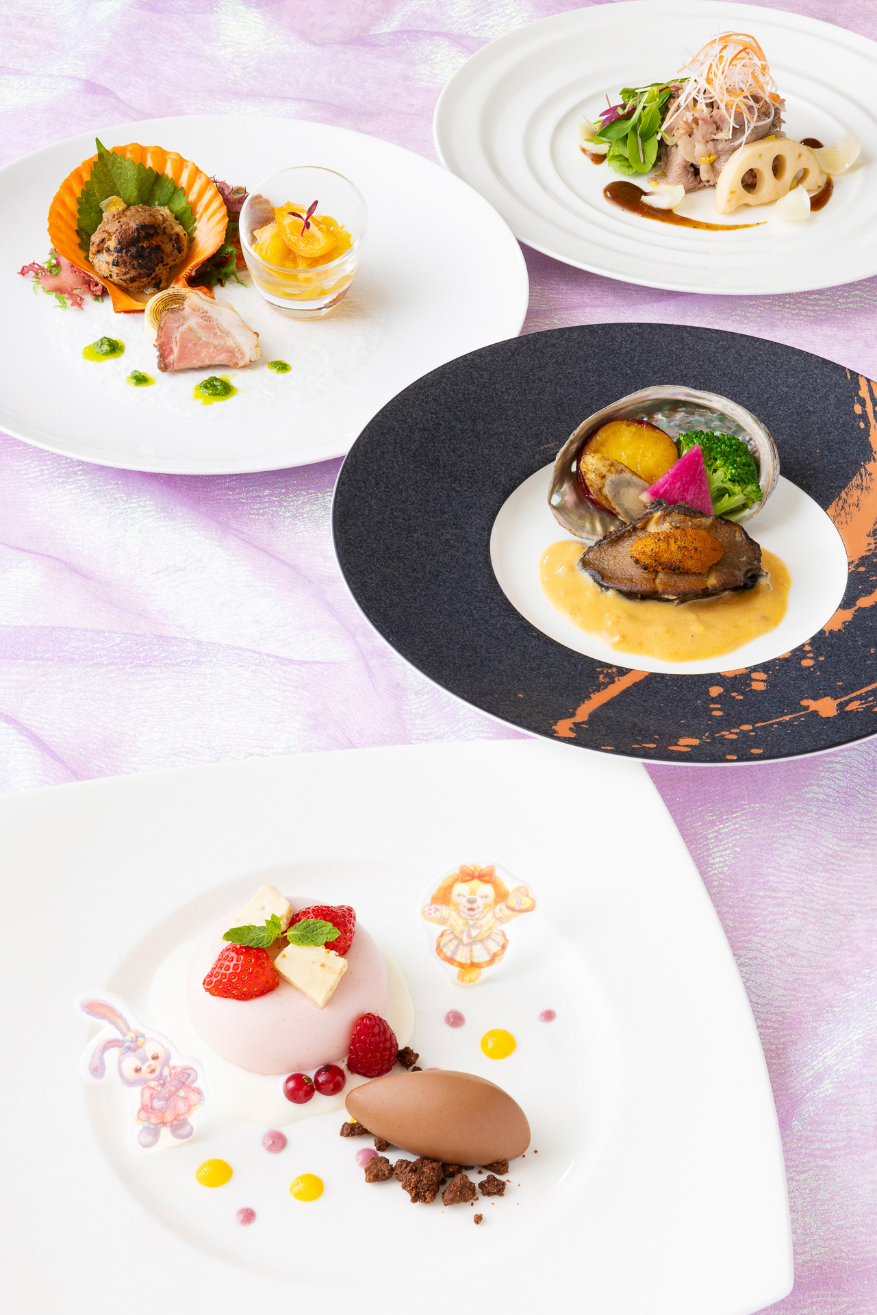 ベッラヴィスタ・ラウンジ「“ダッフィー＆フレンズのハートフェルト・レターズ・オブ・フレンドシップ”グルメコースディナー」（1万7000円）