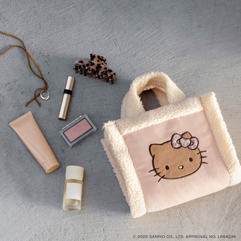 超希少‼️新品❗タグ付き❗ハローキティ 3WショルダーFACE 　もふもふバッグ 超希少‼️新品❗タグ付き❗ハローキティ 3WショルダーFACE もふもふバッグ