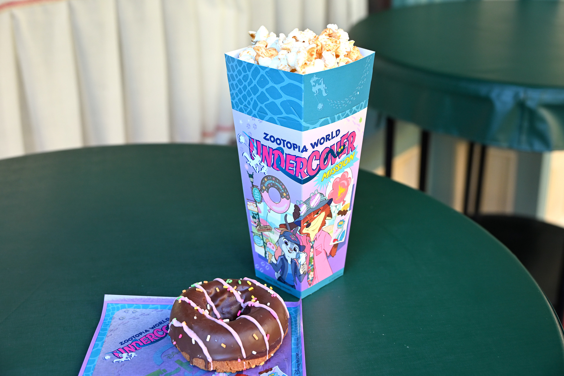 東京ディズニーリゾートでは映画「ズートピア2」公開に合わせ限定メニューを提供中