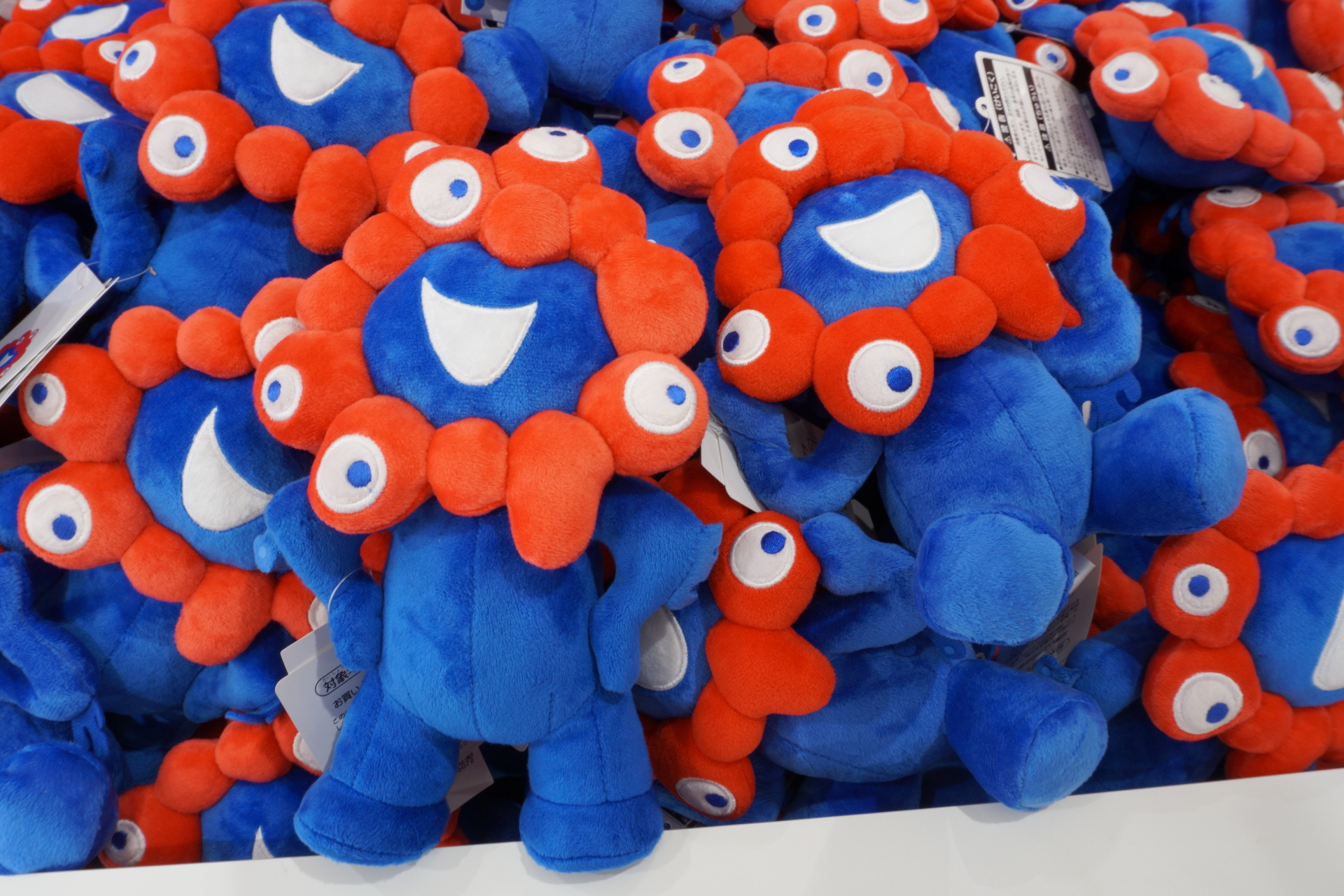 JR広島駅に万博公式ストア5店舗が期間限定オープン