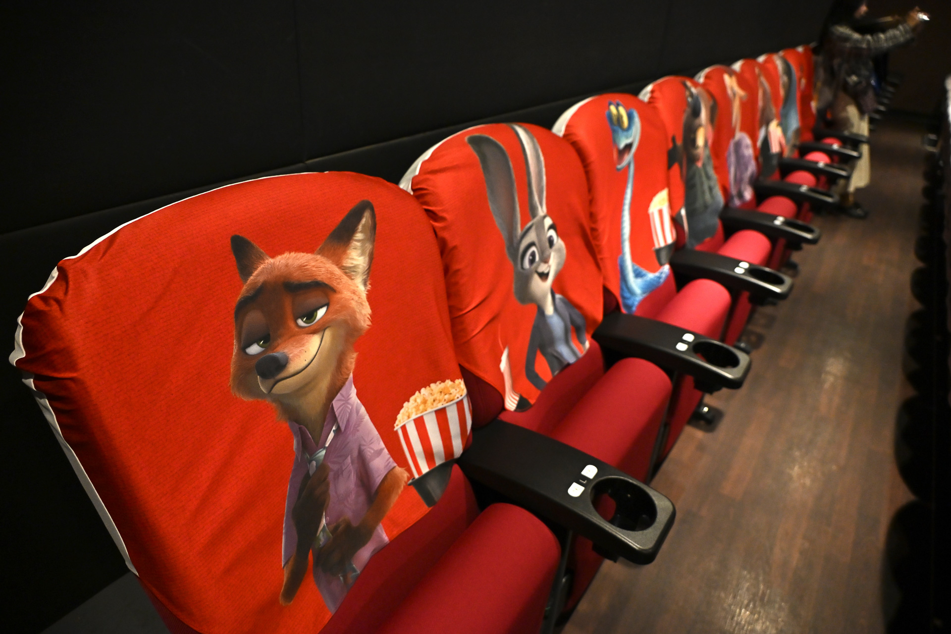 舞浜の映画館「シネマイクスピアリ」がズートピア化！