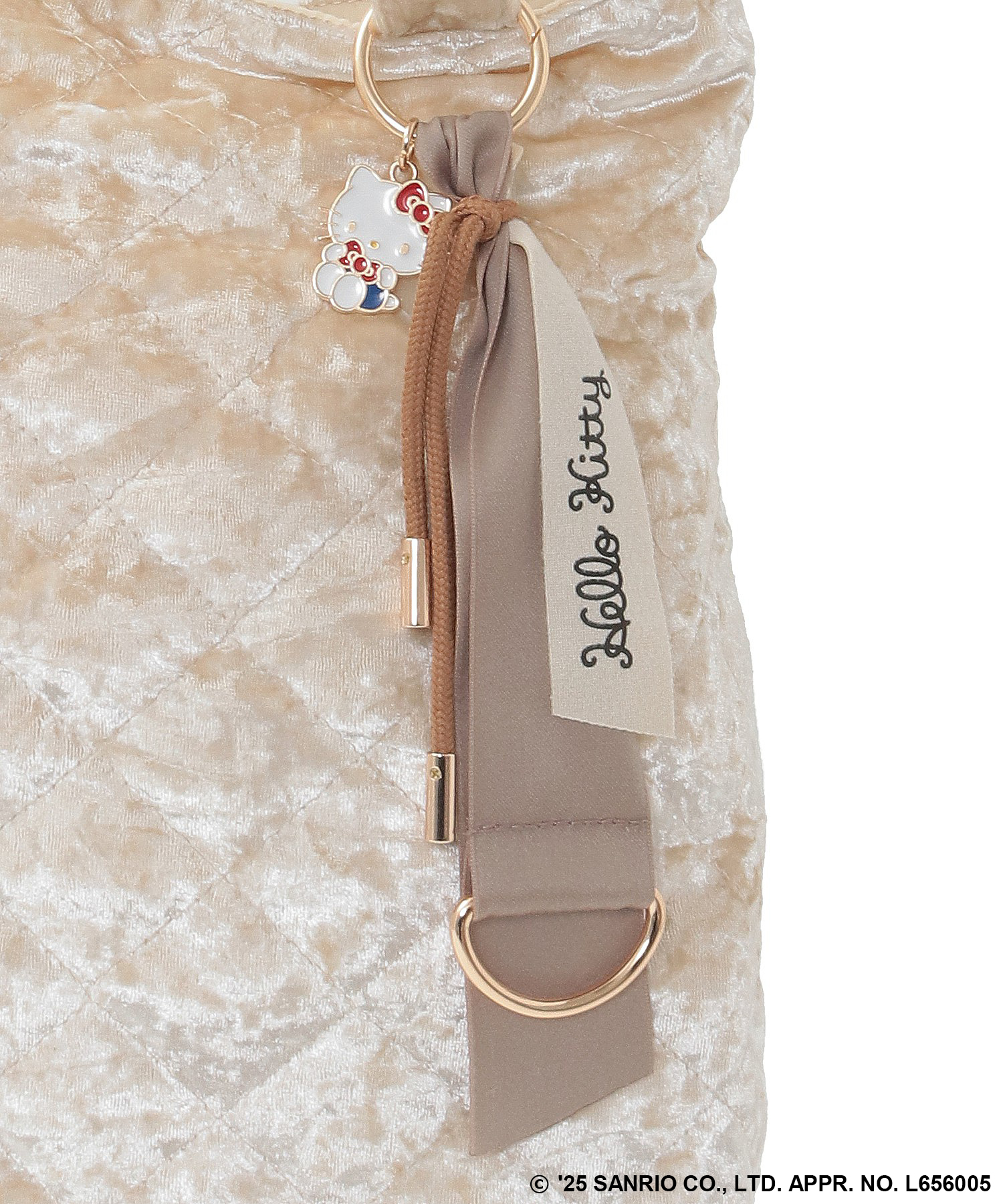チャーム付きベロアバッグ