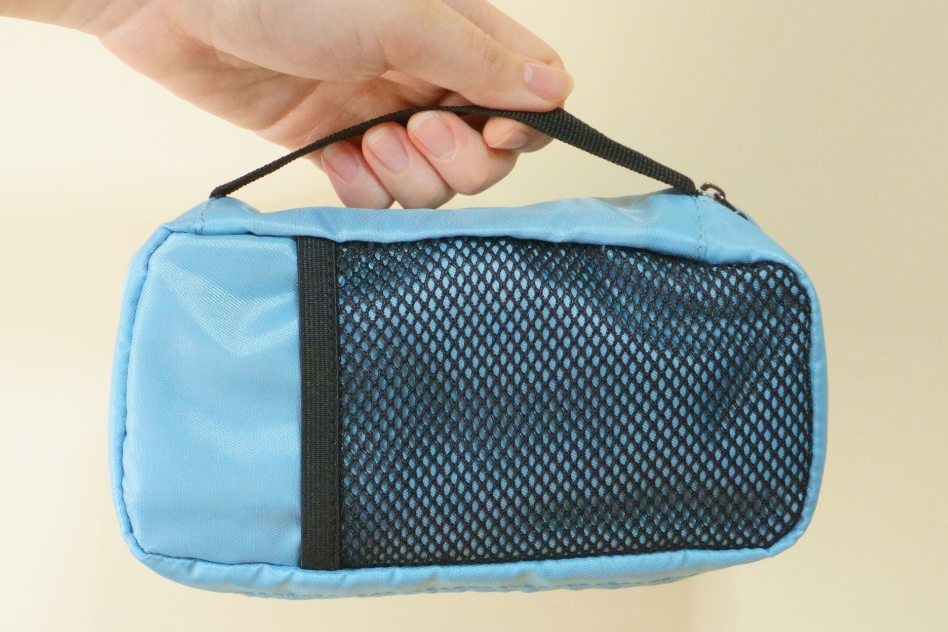 側面にハンドル付き