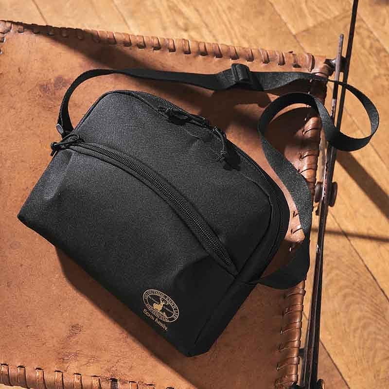 宝島社「MonoMax」2月号増刊はキャプテンスタッグのショルダーバッグが付録