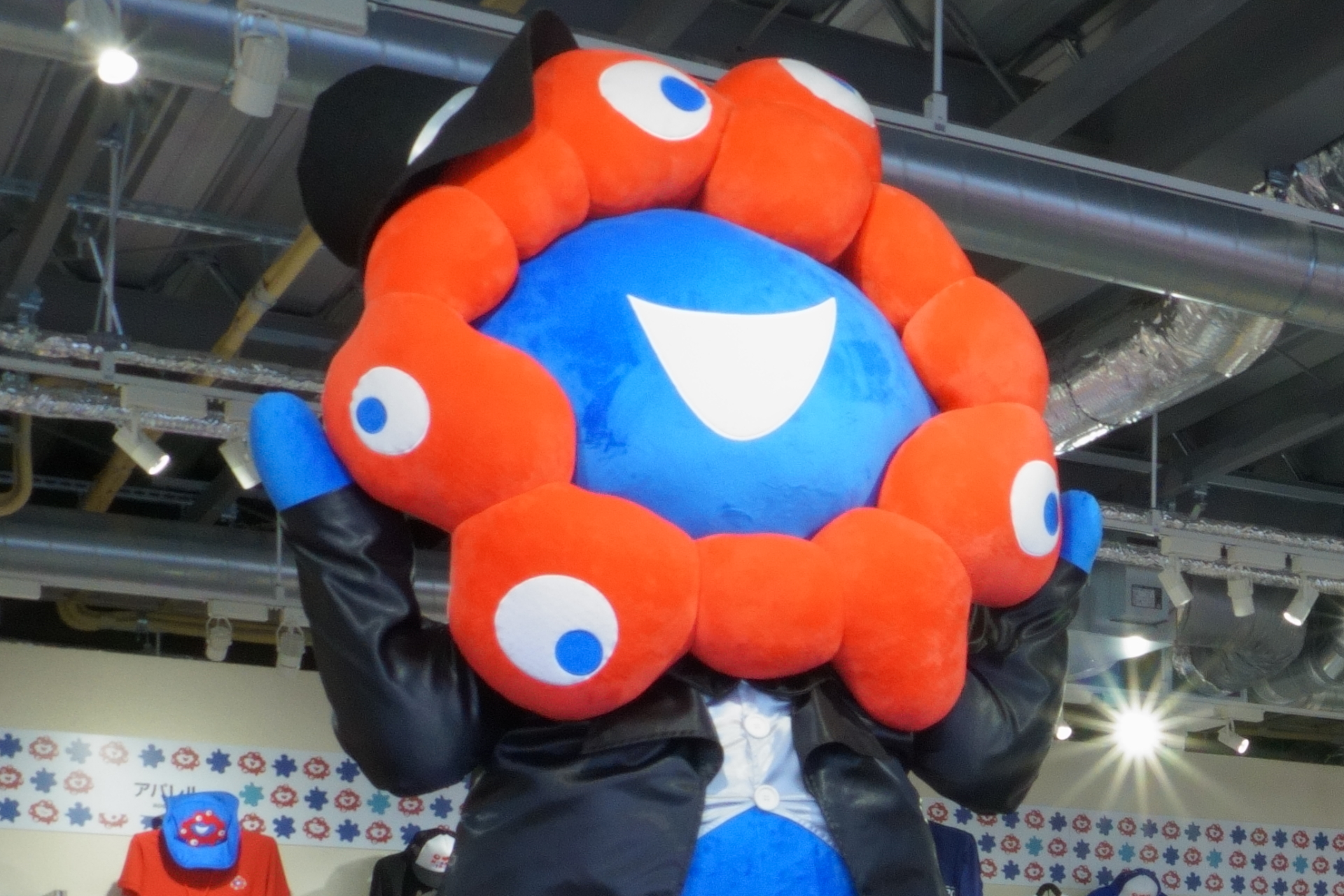 あべのハルカス近鉄本店の万博公式ストアが来年2月末まで継続営業決定