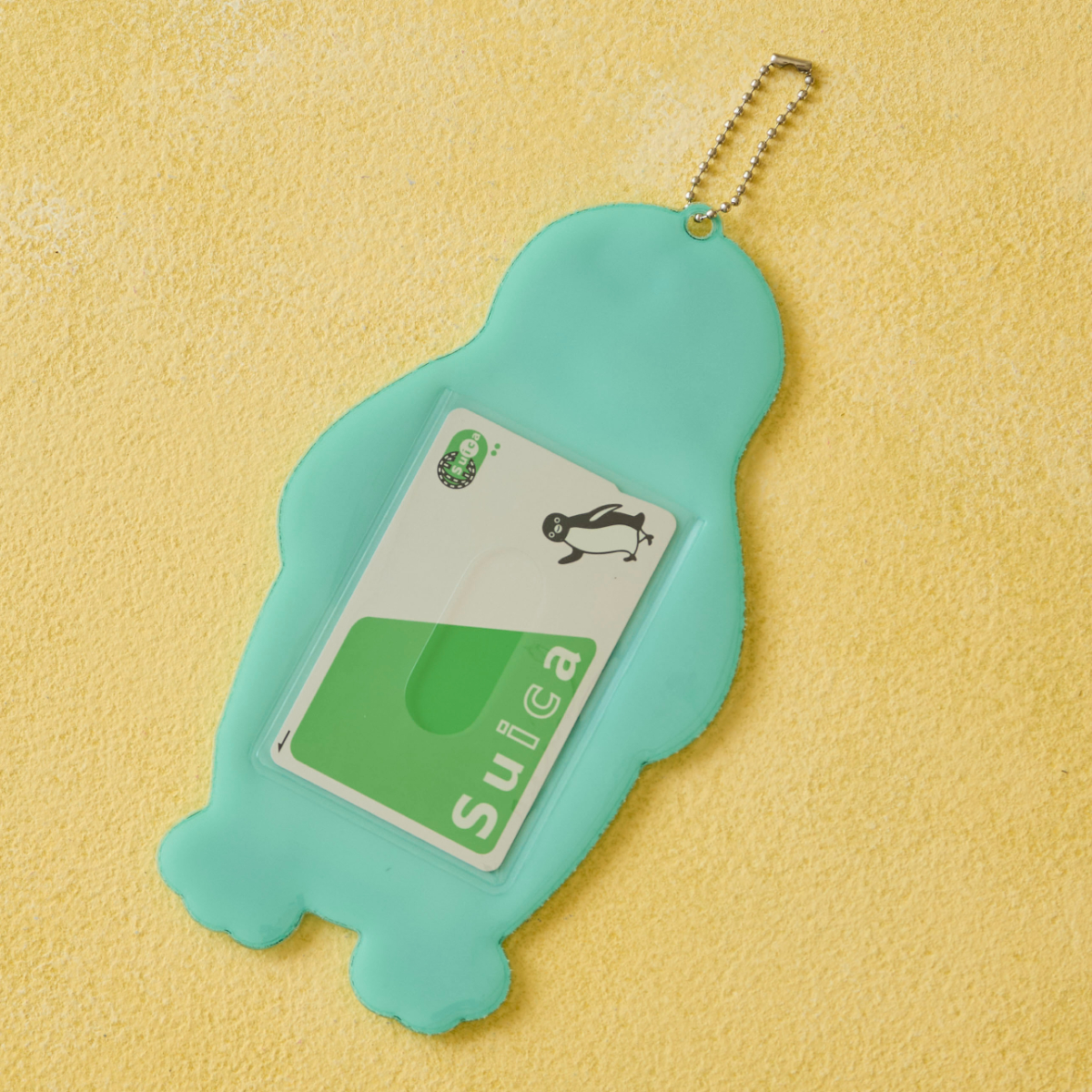 クッション性があり、ICカード入れやラゲッジタグにちょうどいいサイズ