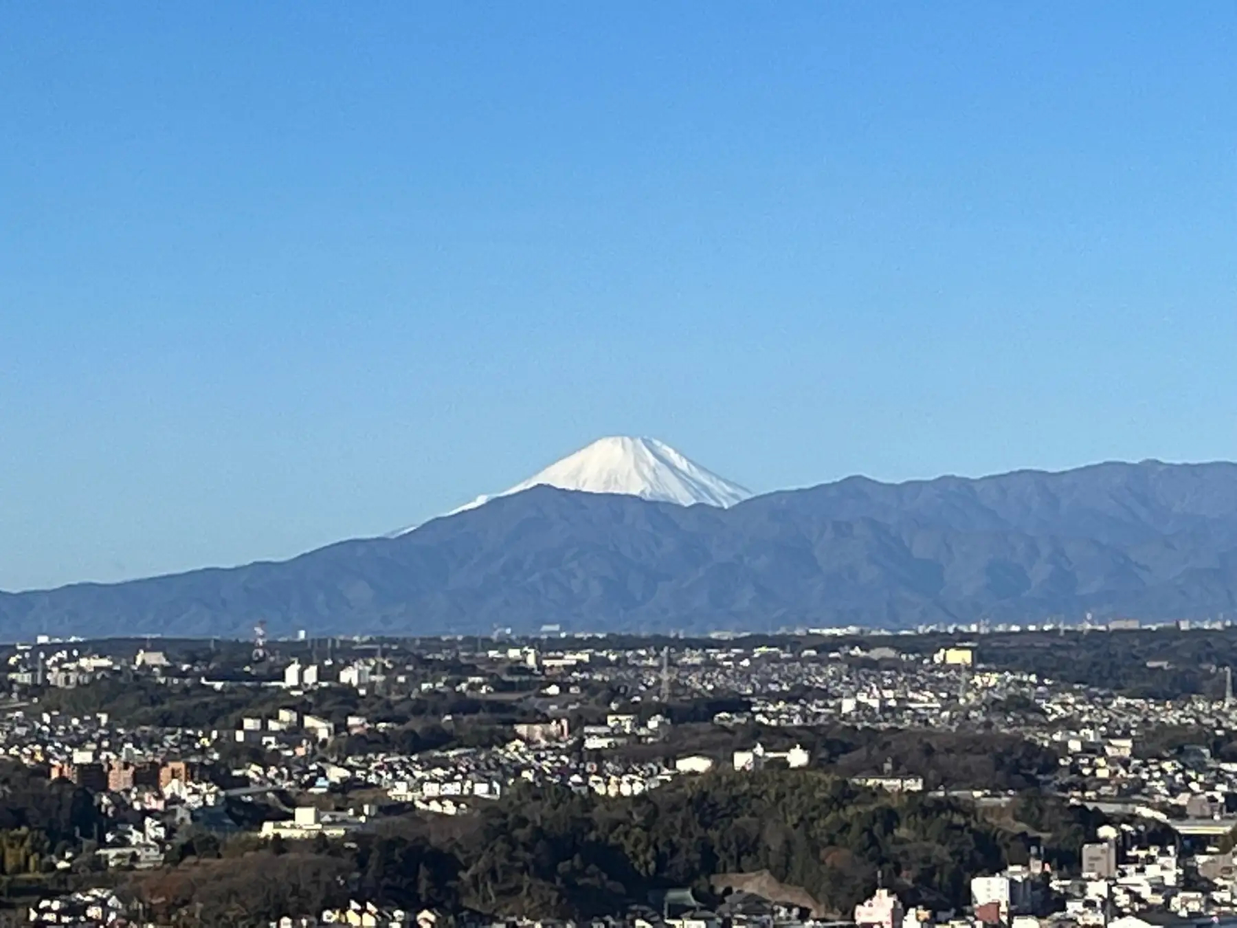 晴れた日に客室から望む富士山