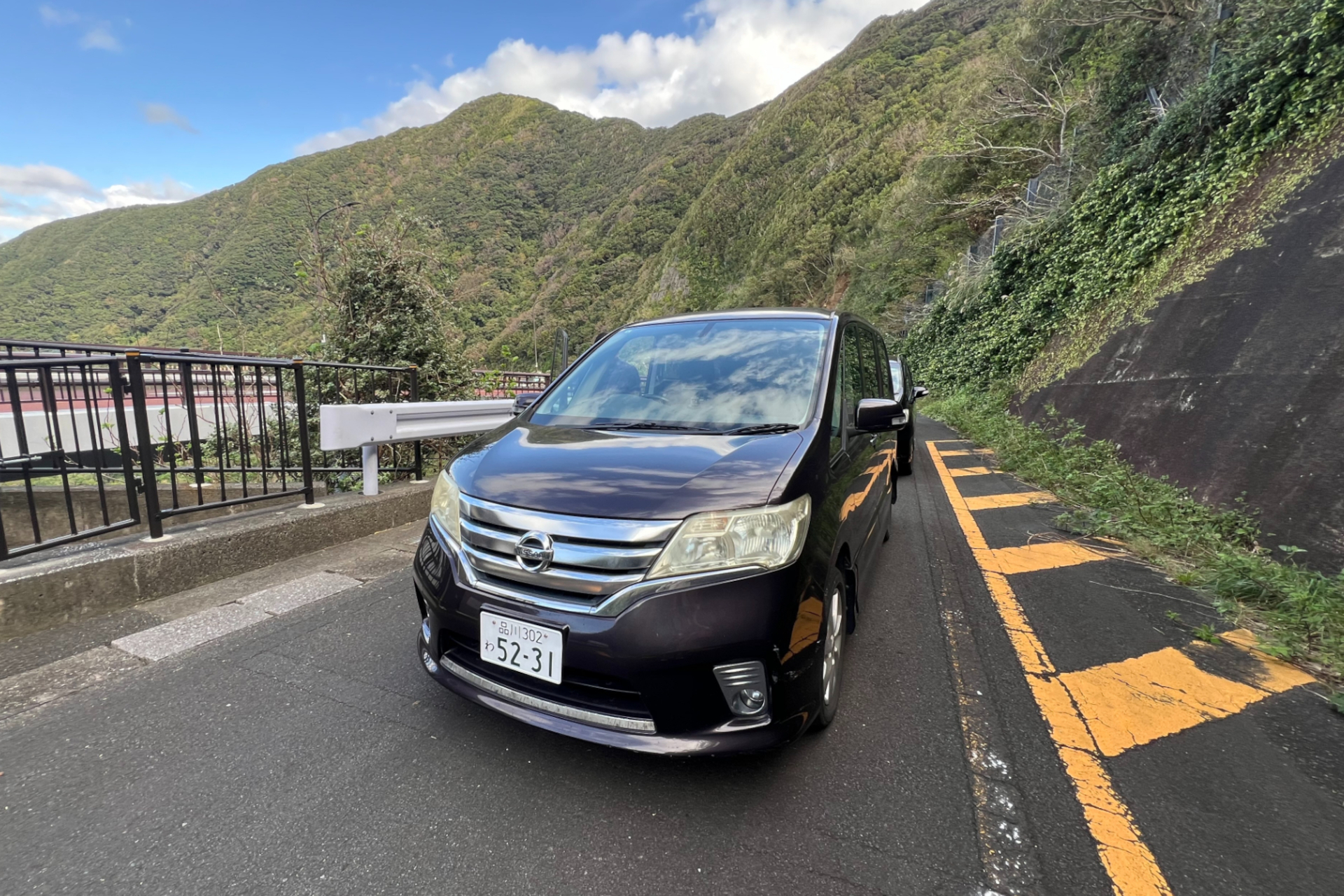 空港からはレンタカーに乗り換え、島旅スタート！