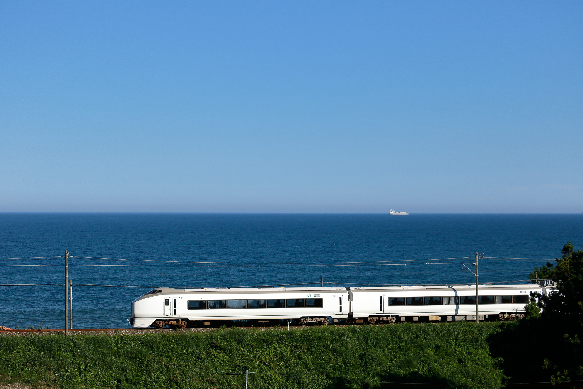 夏場に海岸沿いで海をバックに撮った写真ではあるが、「夏」を感じさせる1枚かというと自信はない。常磐線の末続～広野間で