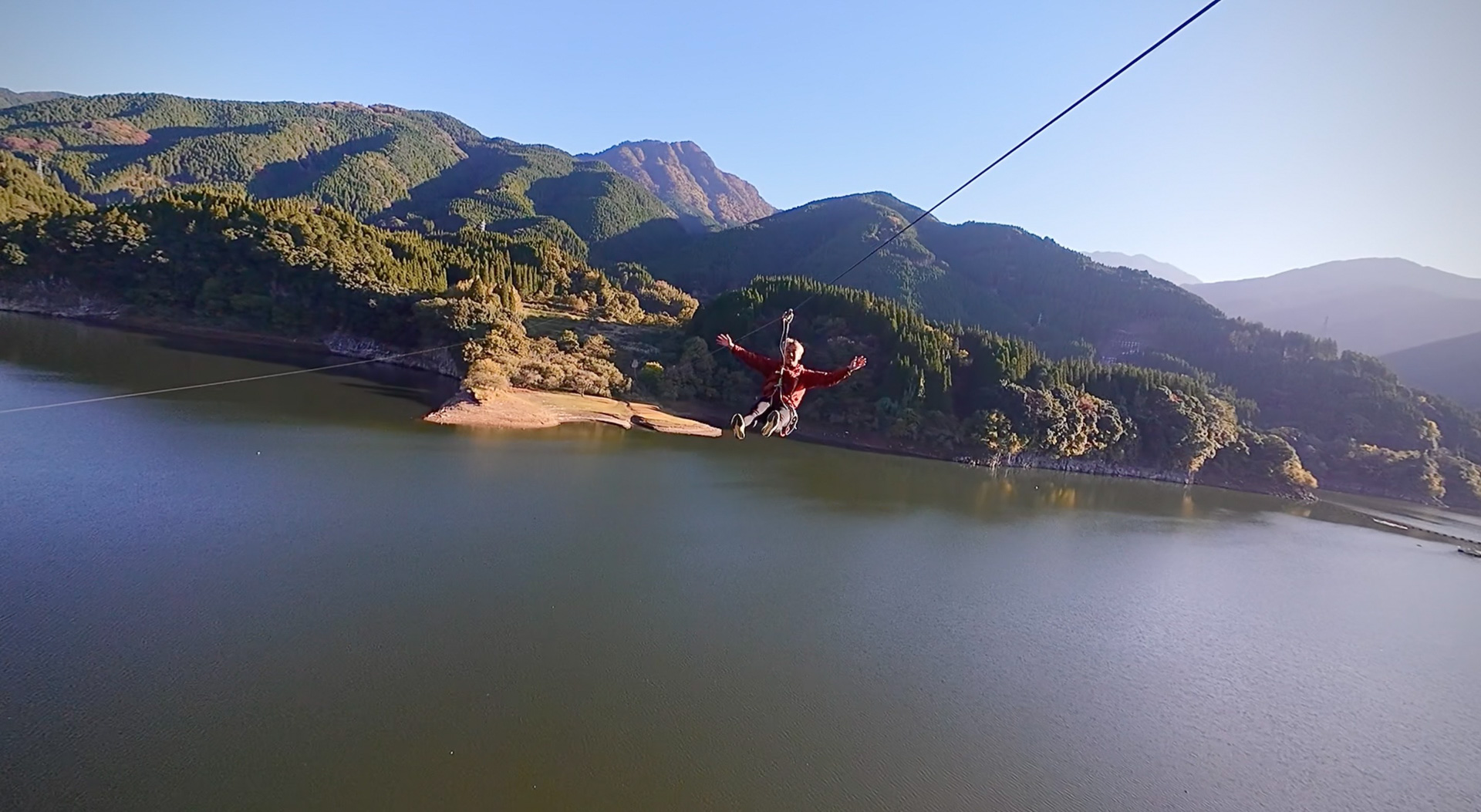 日本最長のロングジップスライド。これがあるのは美里町だけ！（提供：フォレストアドベンチャー・美里）