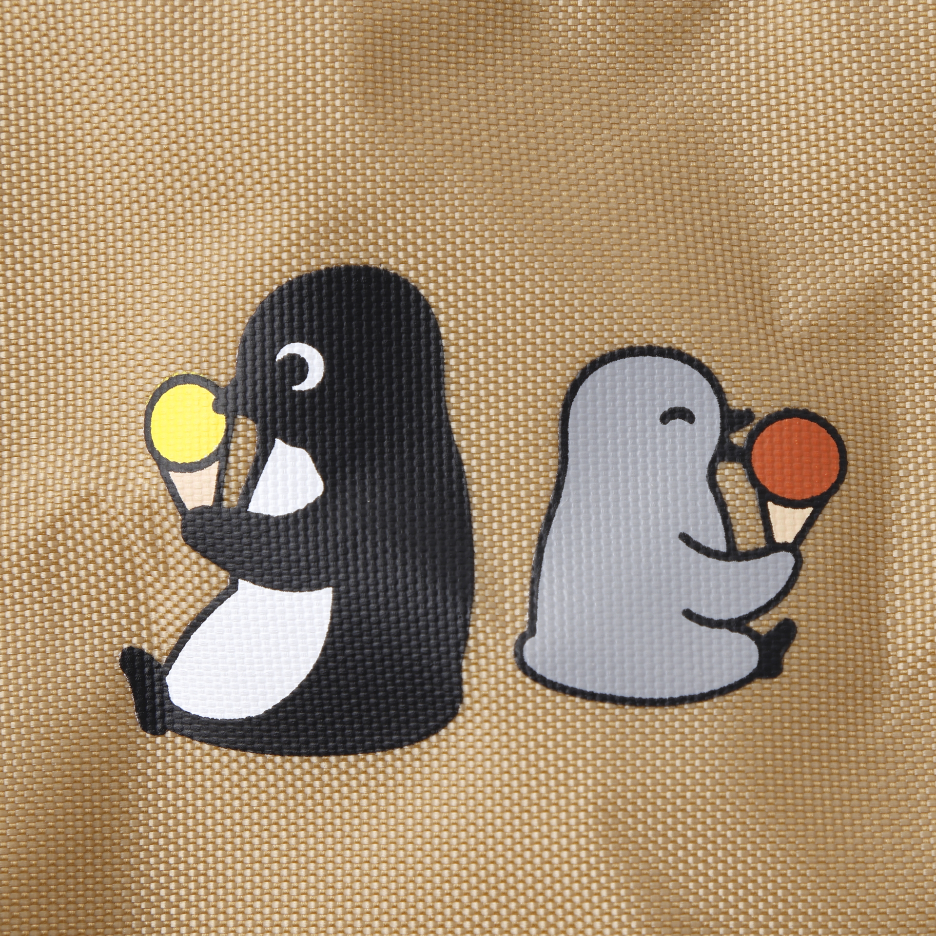 ペンギンのポーズはカラーごとに異なる