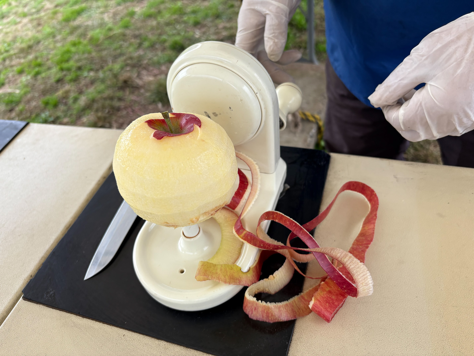 りんごの皮むき器