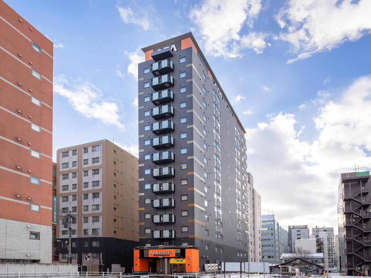 「アパホテル〈札幌大通駅前西〉」が開業