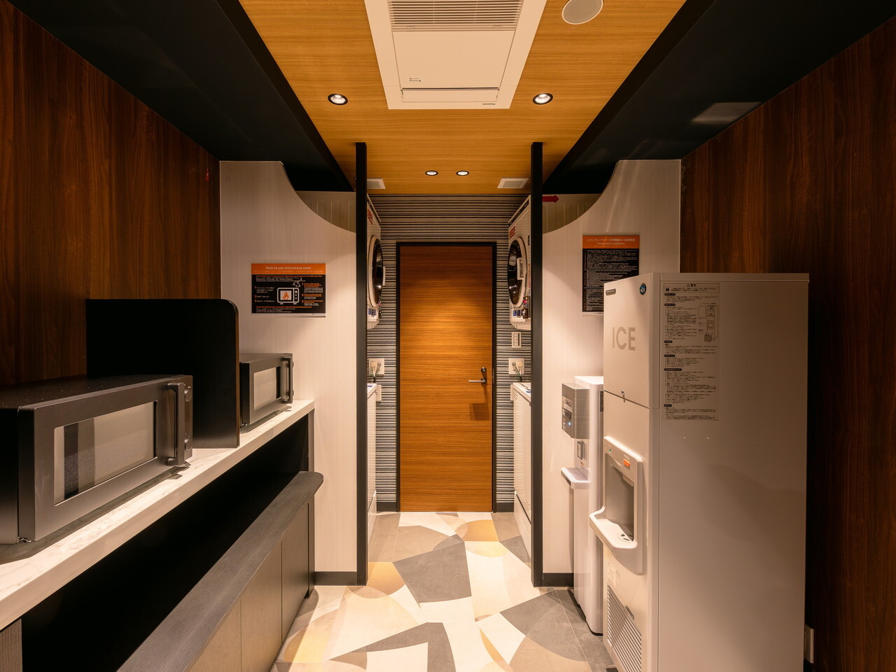 ベンダーコーナー、ランドリーコーナー