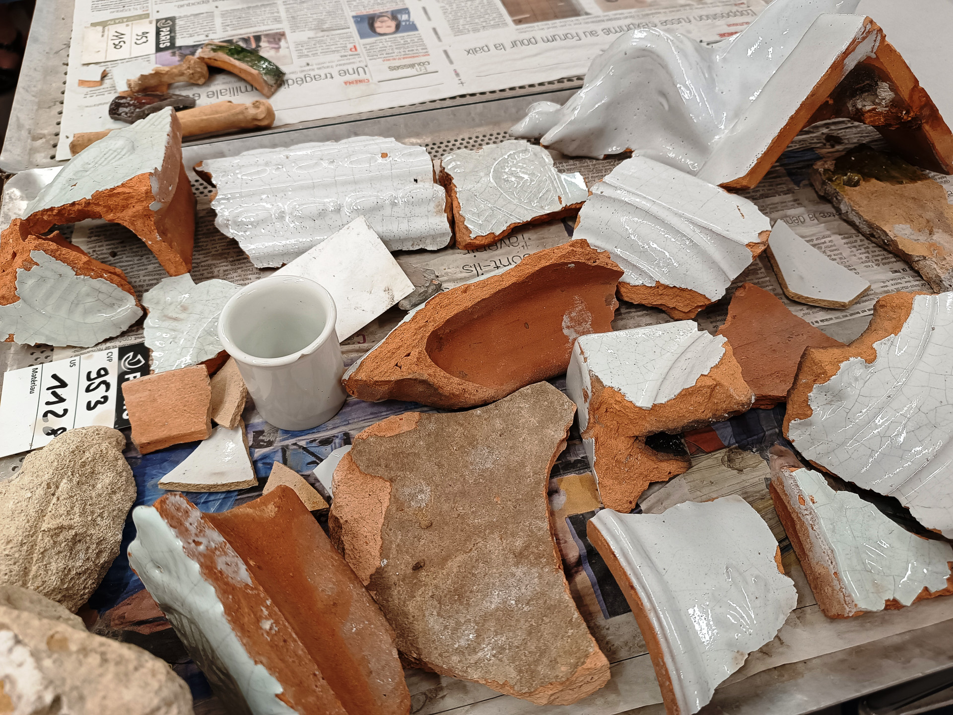 ラボでの作業の流れを説明してくれました