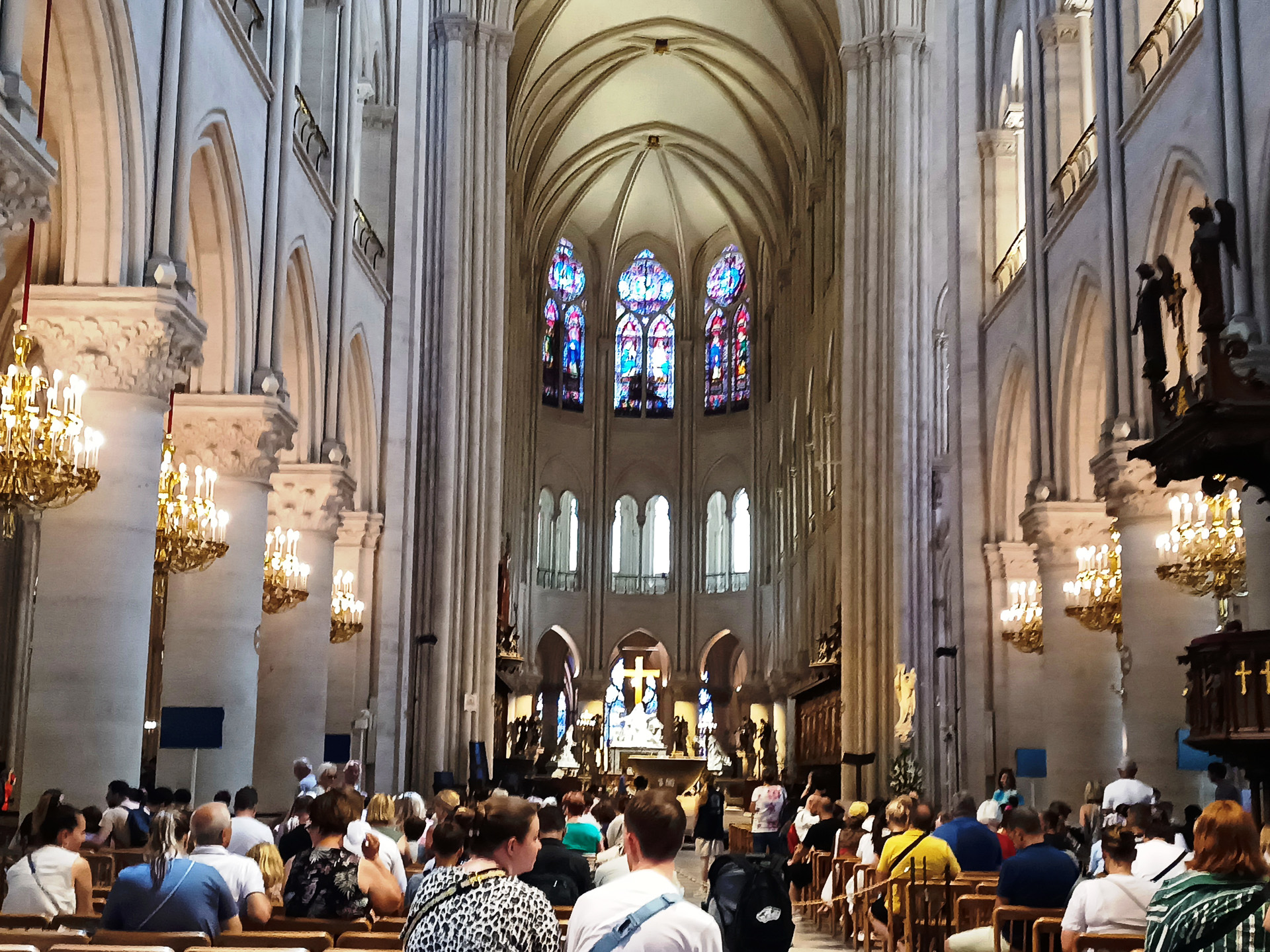 ピカピカになったノートルダム大聖堂