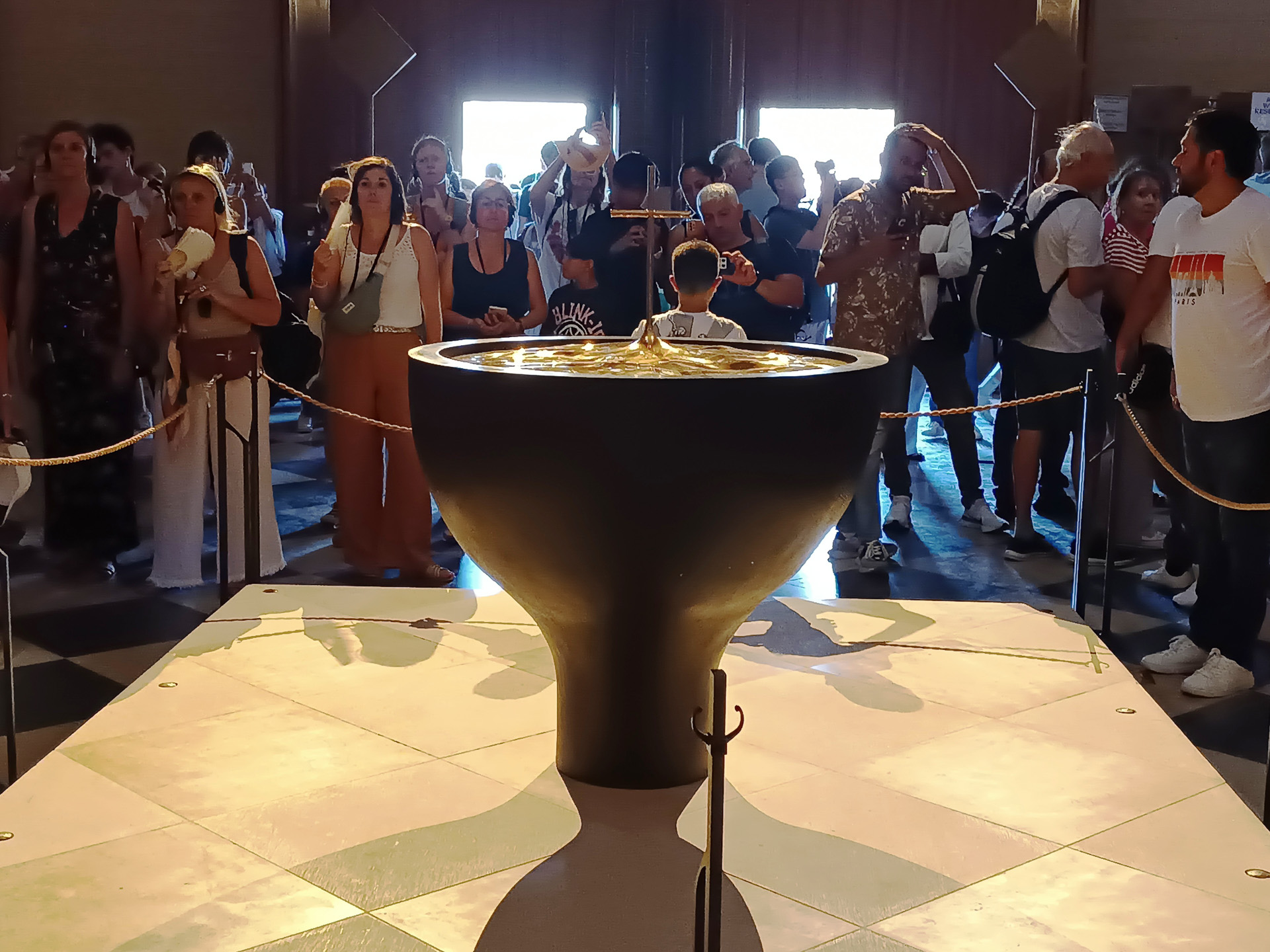 ピカピカになったノートルダム大聖堂