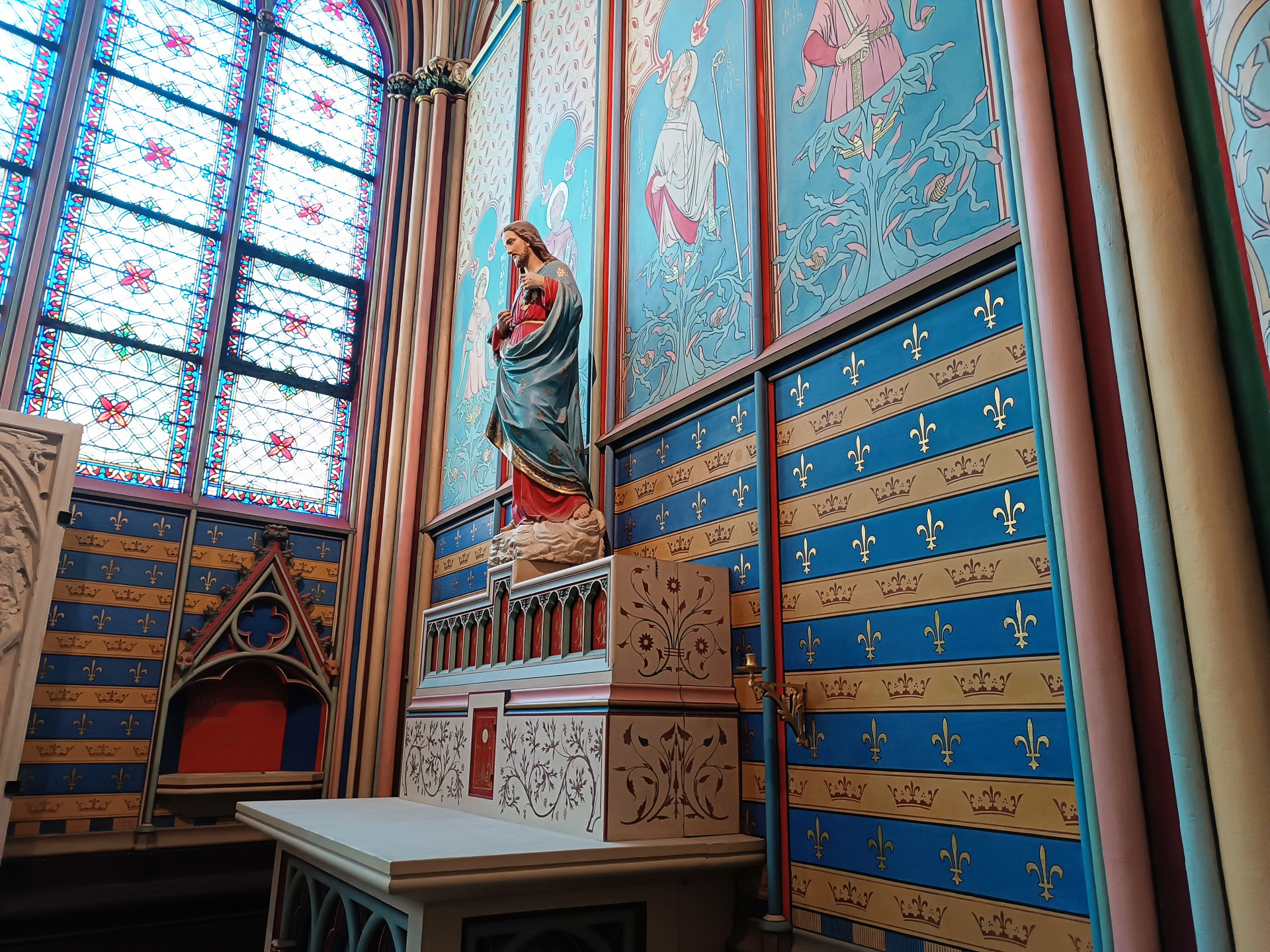 ピカピカになったノートルダム大聖堂