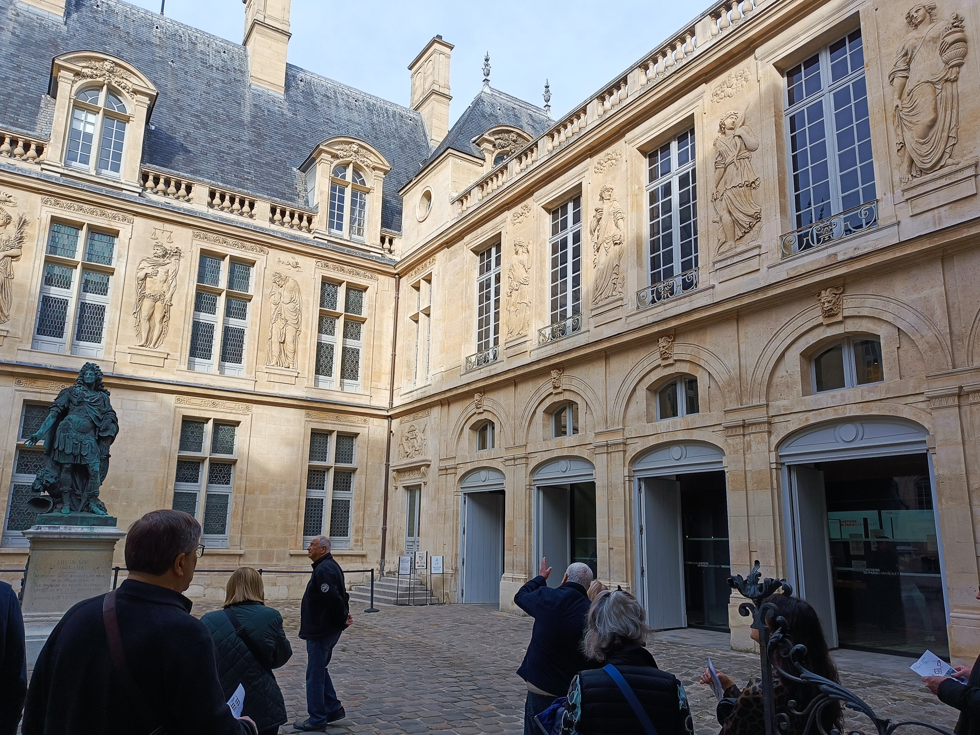 カルナヴァレ美術館地下の先史時代・古代エリアには、明記されていないものの、DHAAPで見たようなものがたくさんありました