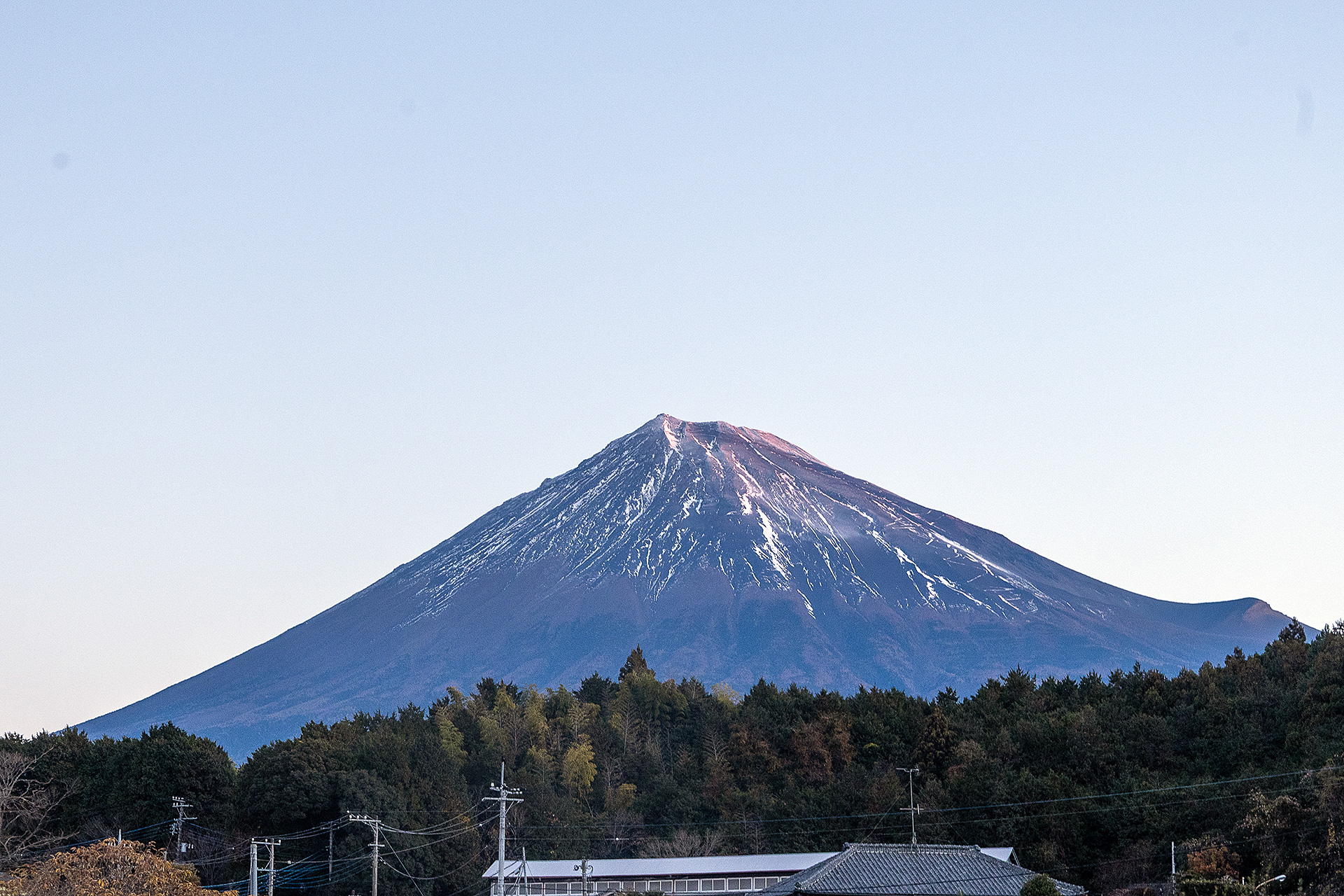 これは朝日に照らされる富士山