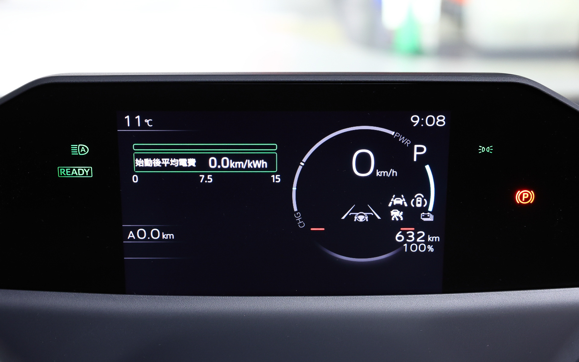 出発前のバッテリー残量は100％で、航続距離は632kmと表示されていた。カタログ数値（746km）と異なるが、これは外気温やエアコンの使用状況など、実際の走行条件により変化するため