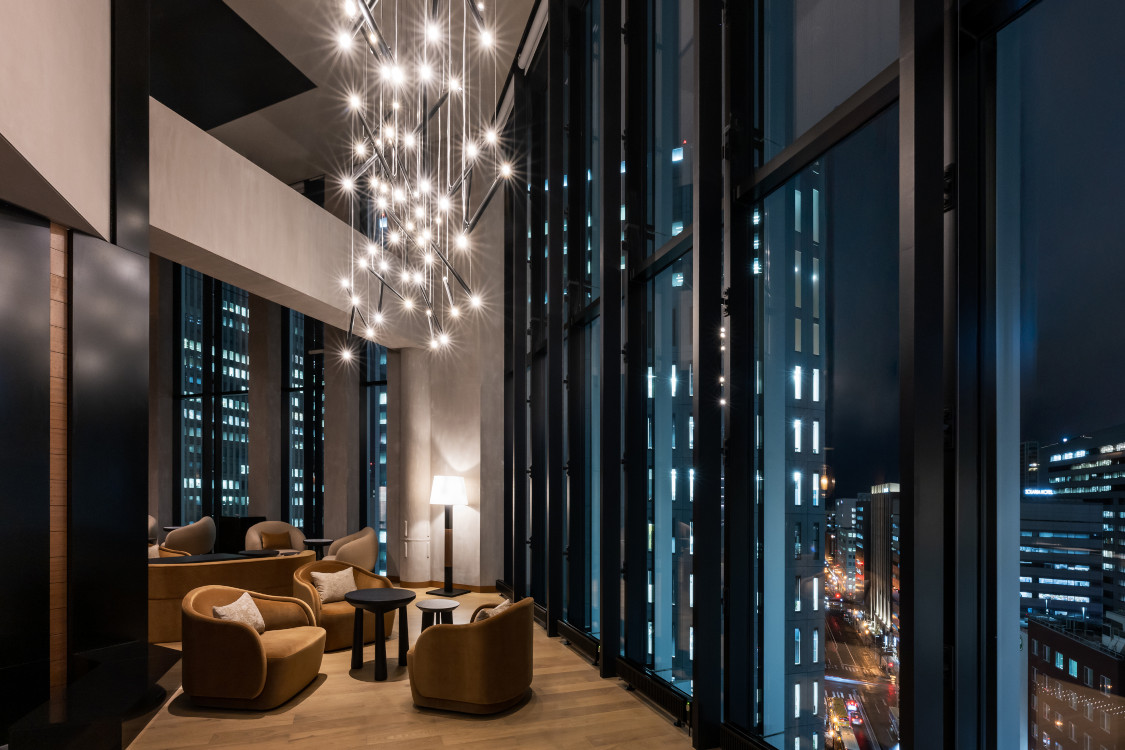 ロビーラウンジ（夜）