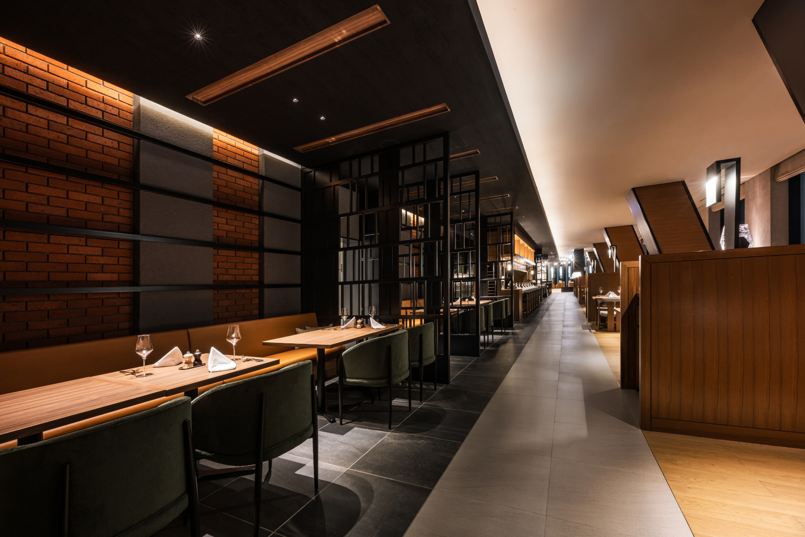 レストラン（夜）