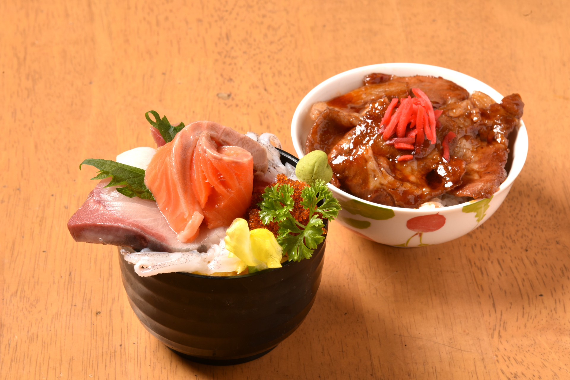 帯広市・居酒屋 あまやどり「甘辛豚丼ちらし寿司セット」1000円（提供期間12月20日～2026年1月18日）