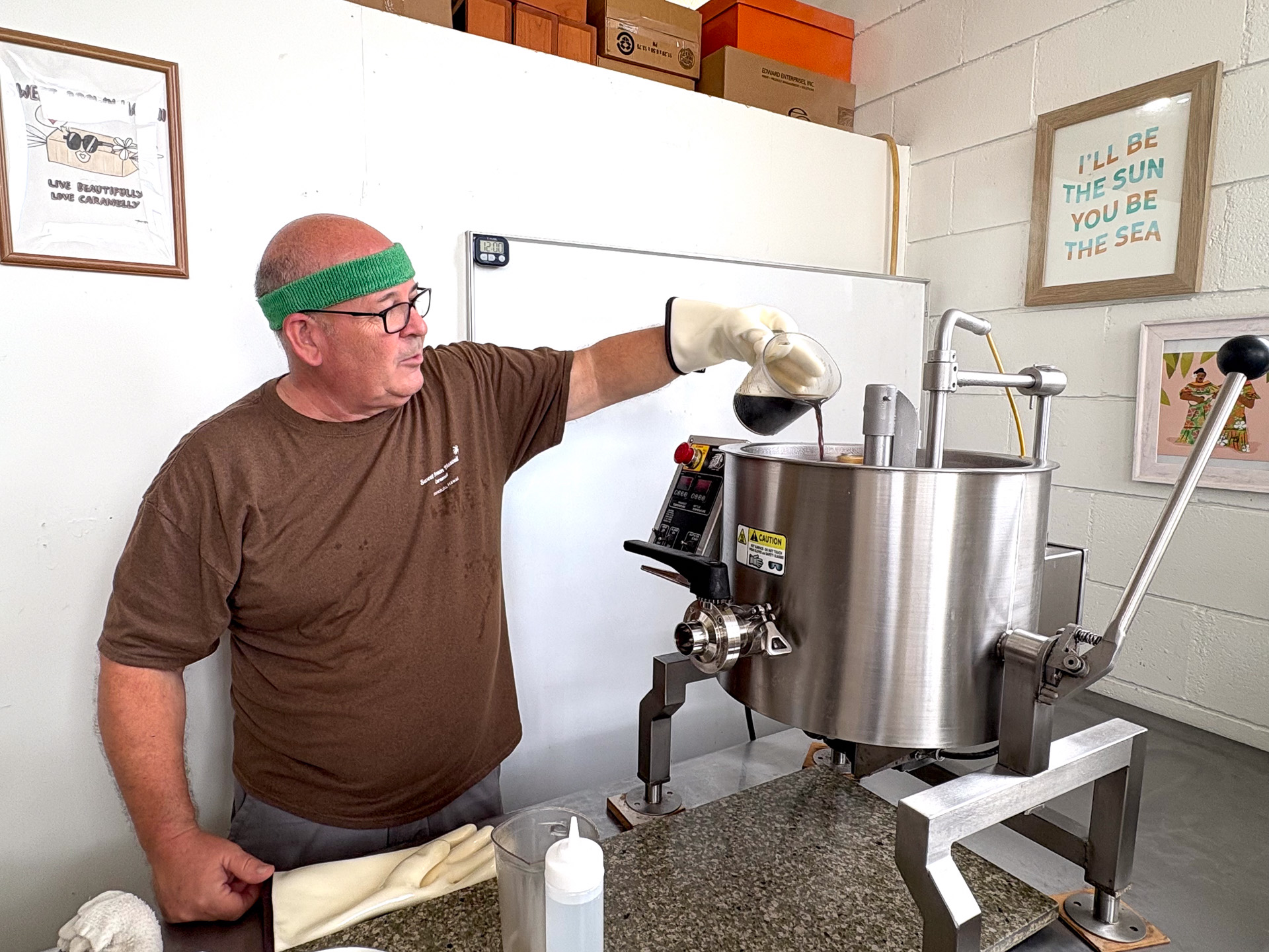 高級なコーヒーとして知られるコナコーヒー100％を使用