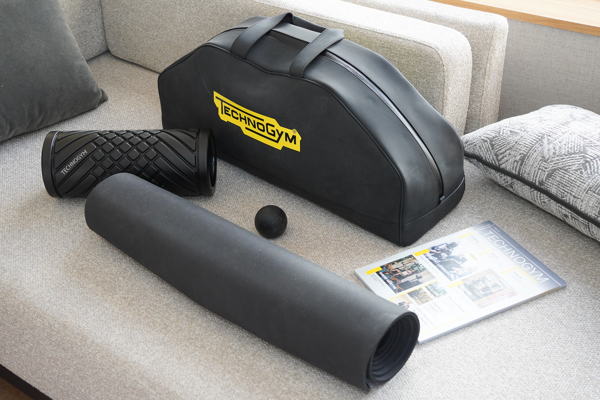 テクノジムのヨガ用品セットもある。部屋が広いので十分使える