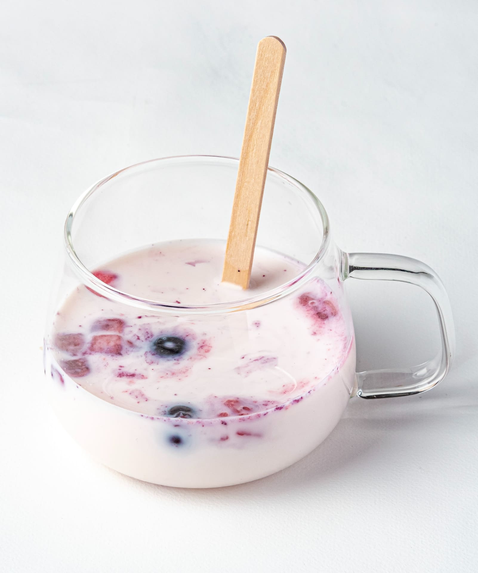 いちごミルクのカクテル（ノンアルコール）