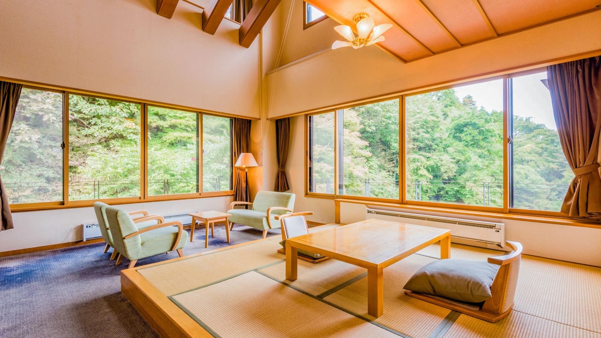 客室一例（スーペリア和洋室メゾネットツイン）