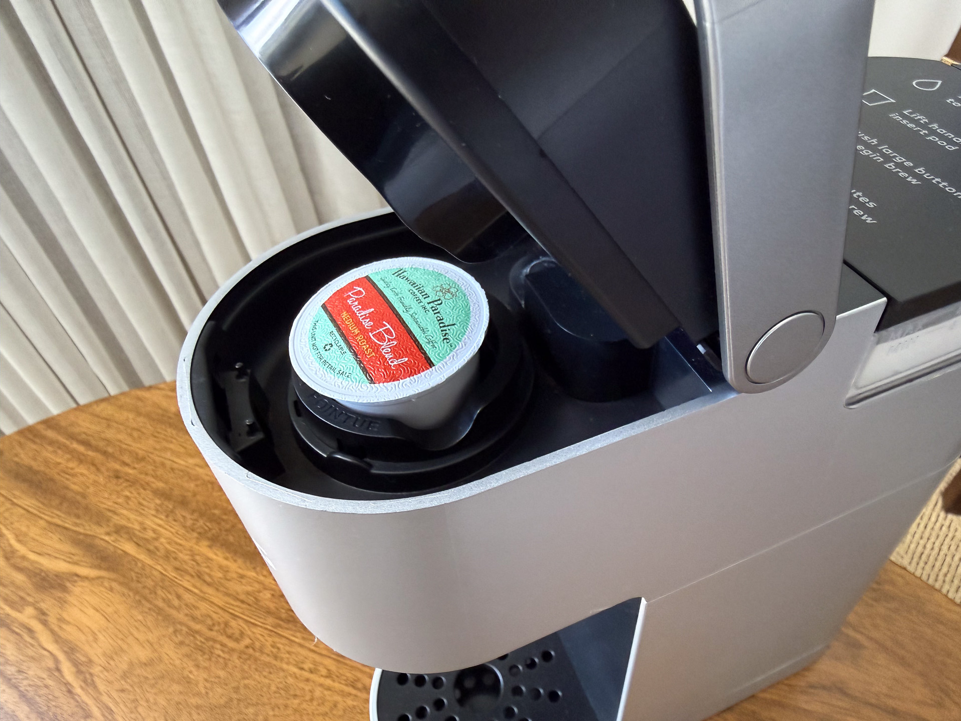 カプセルをセットしたらレバーを押し下げる