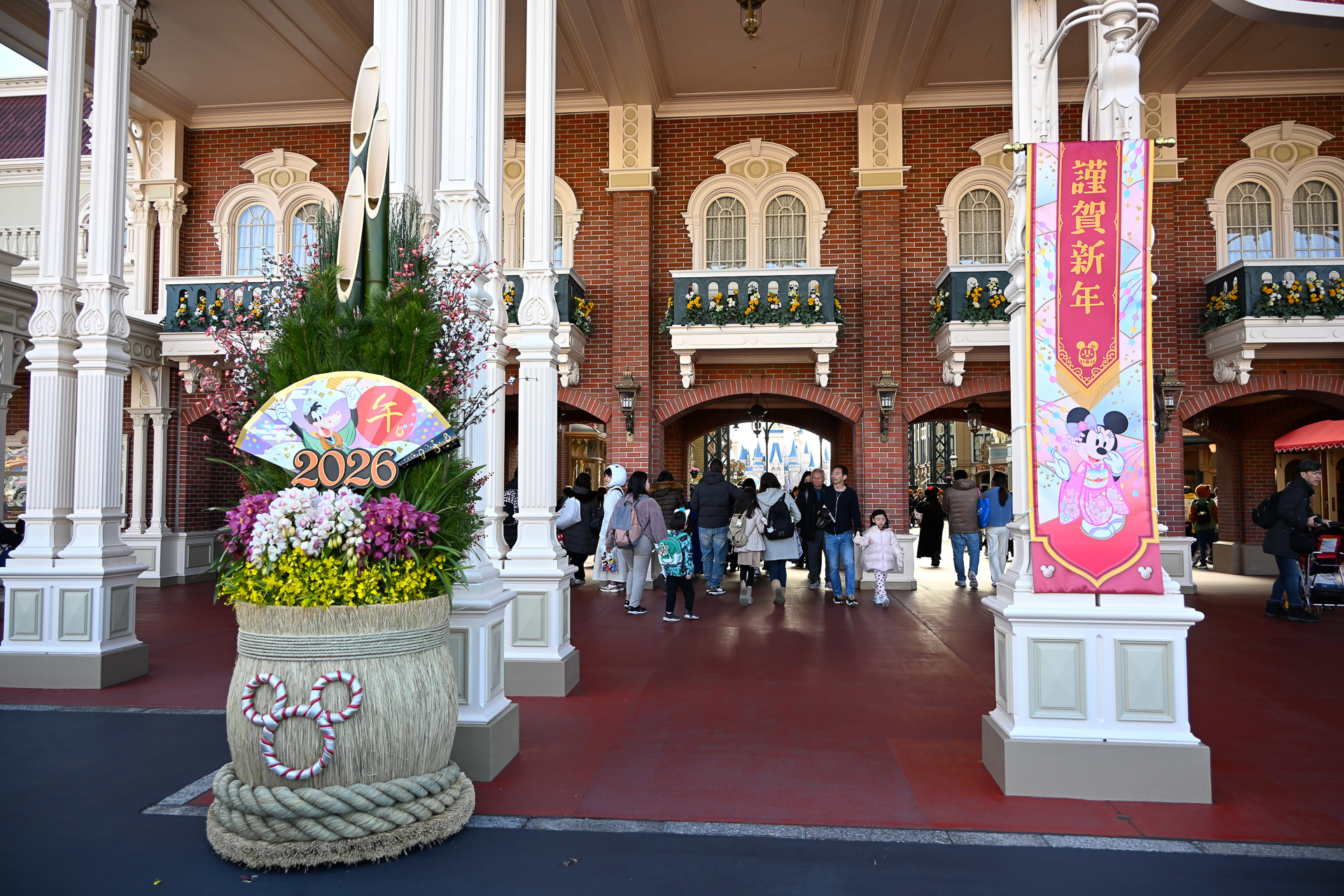 門松に加え、バナーと撮影するのもお勧めだ