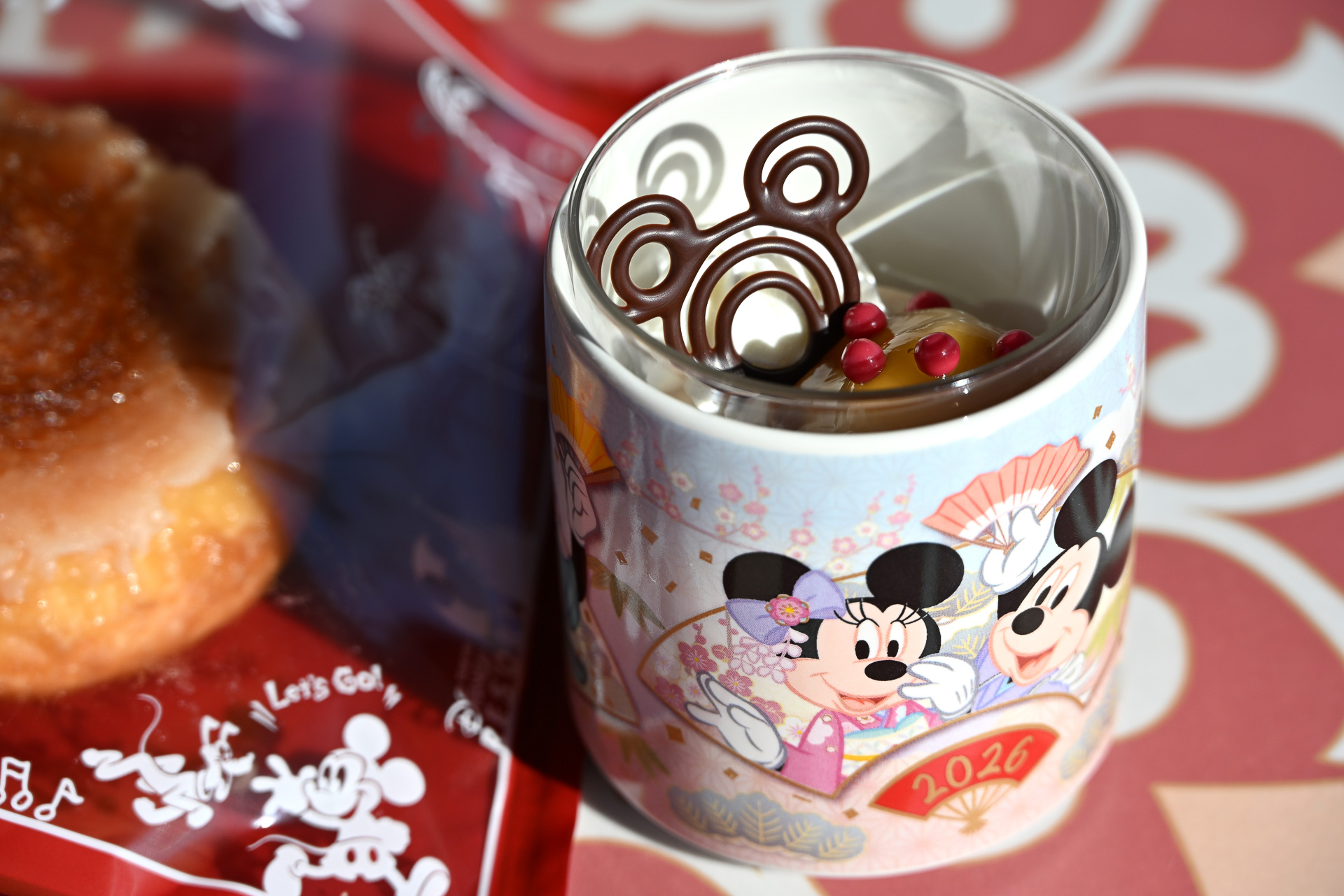 「きなこムース＆ミルクゼリー、スーベニアカップ付き」（1300円）