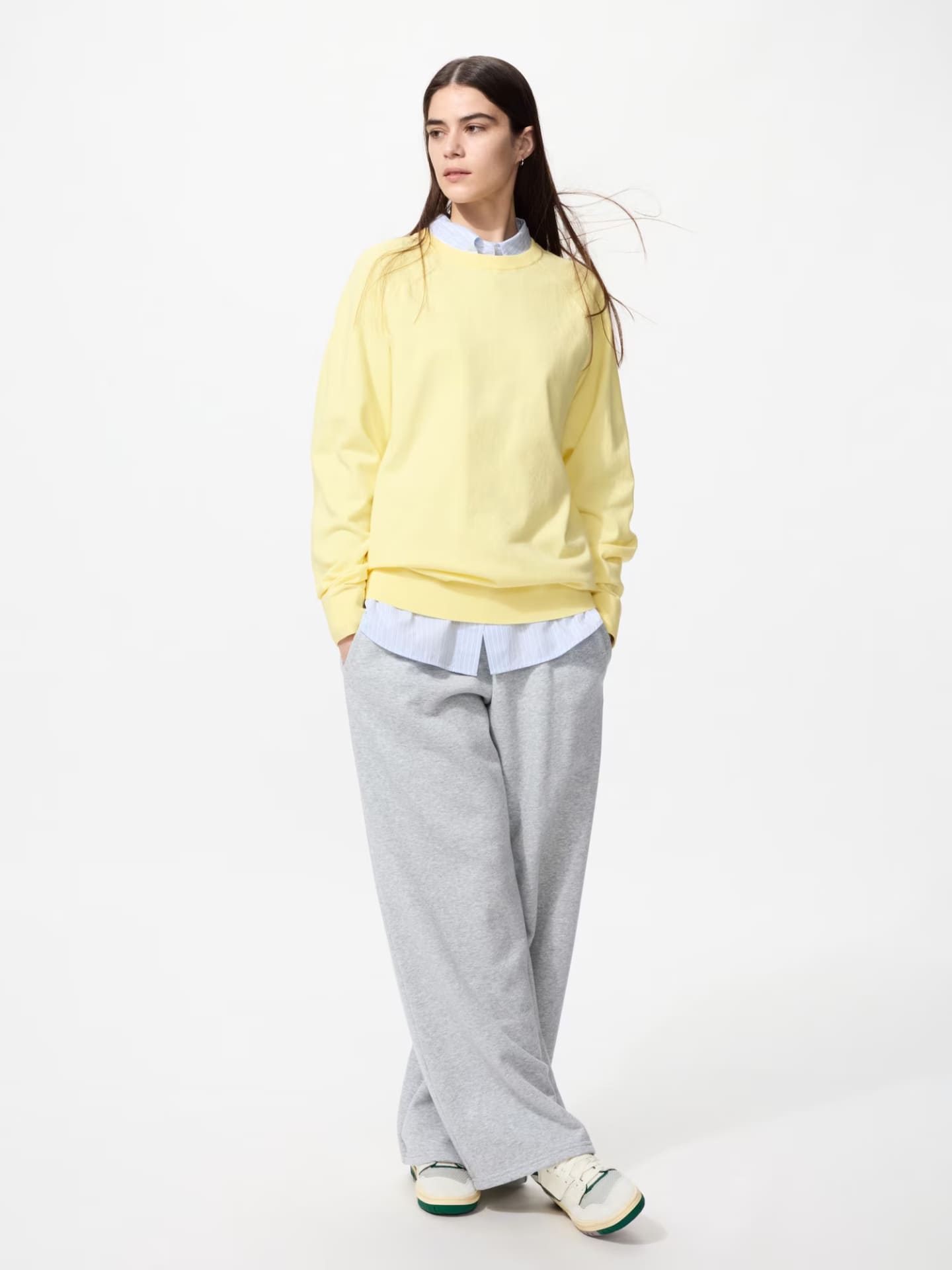 メンズ「ウォッシャブルクルーネックセーター」新春特価1990円。男女兼用OK